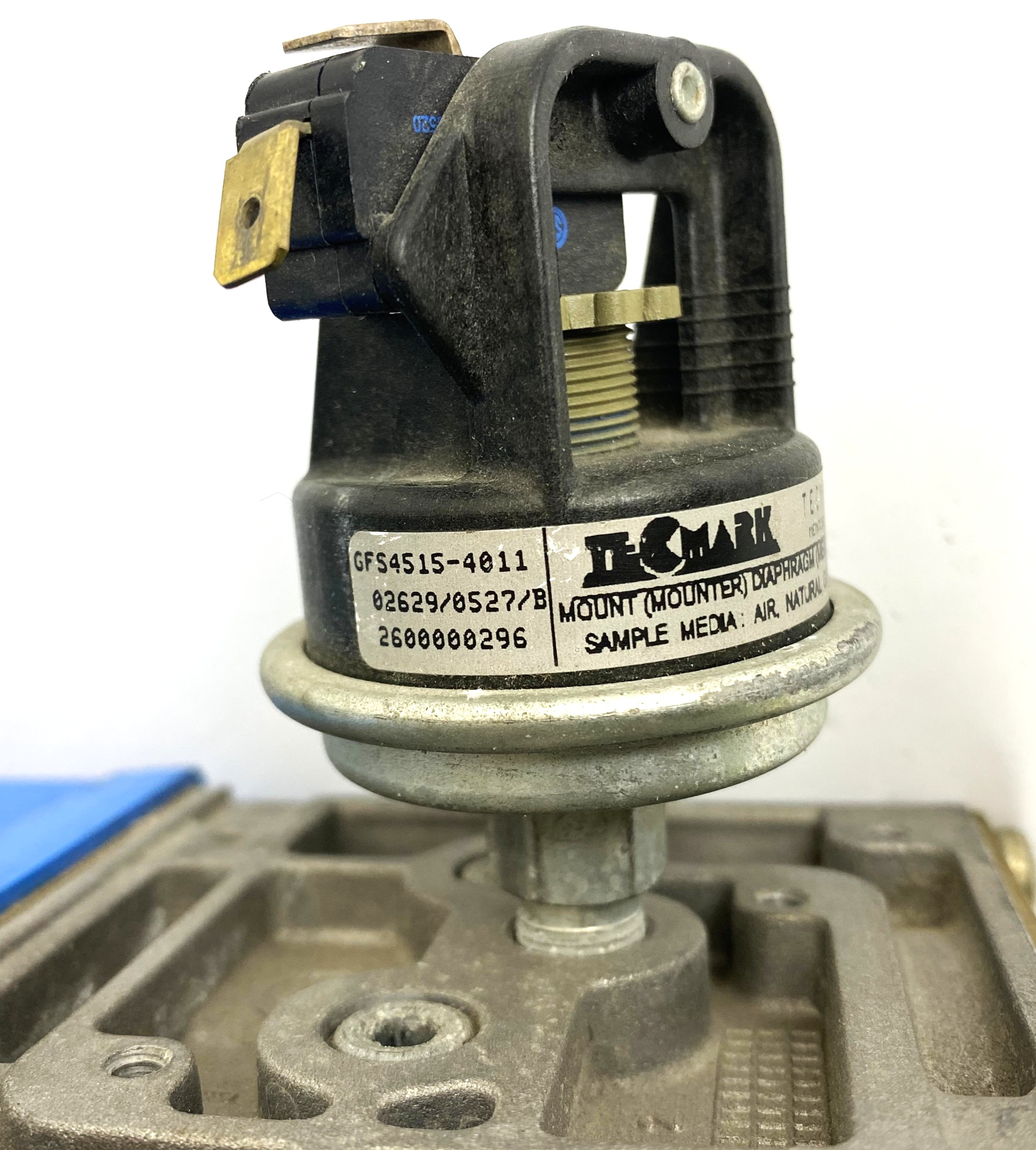 Used Honeywell Safety Gas Valve with Venturi Mixing Unit
