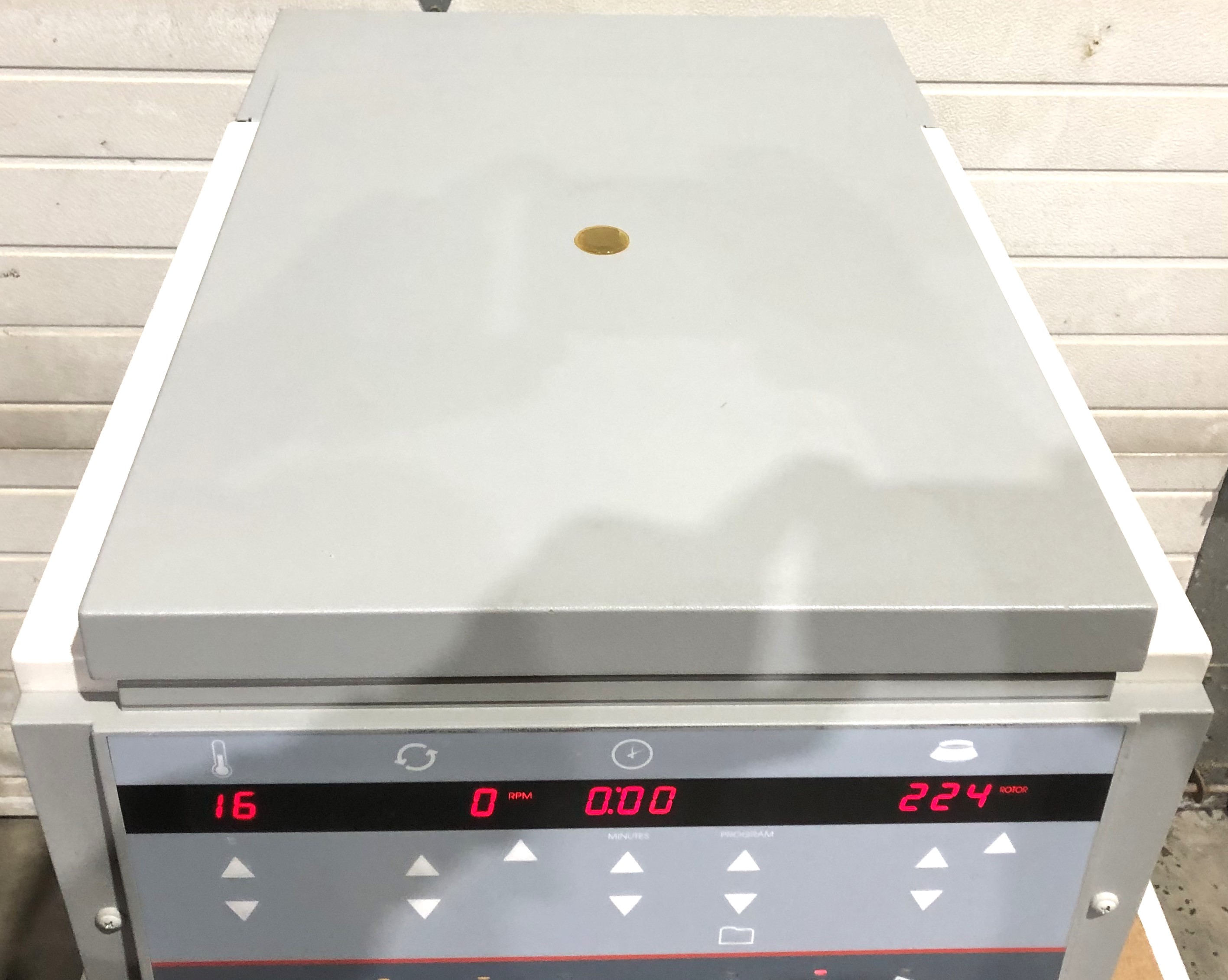 Used IEC Centra MP4R Refrigerated Centrifuge with IEC 224 Rotor and Accessories - 4 x 50mL