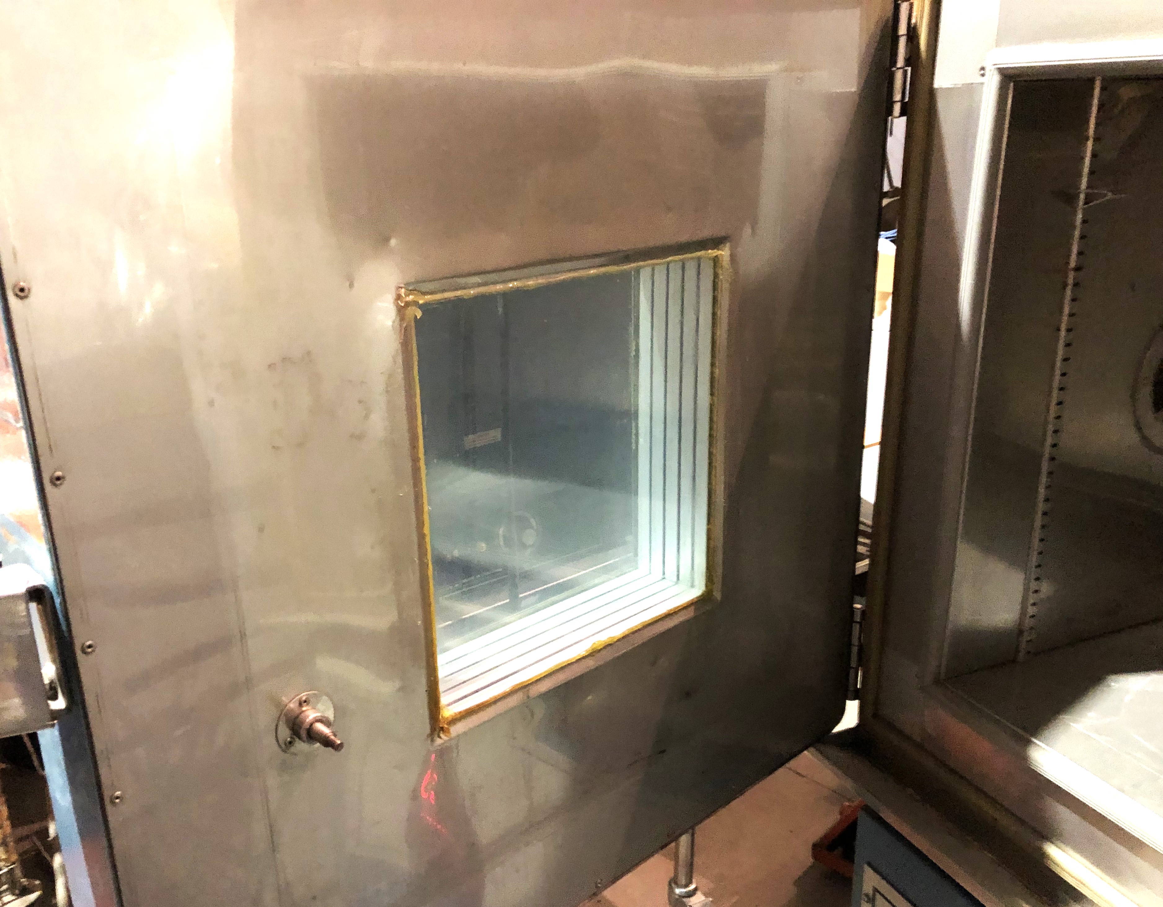 Used Thermotron SM-4S Mini-Max Environmental Test Chamber