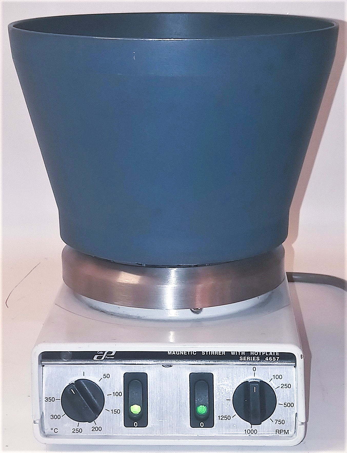 Used Cole-Parmer 4657-10 Stirring Hot Plate