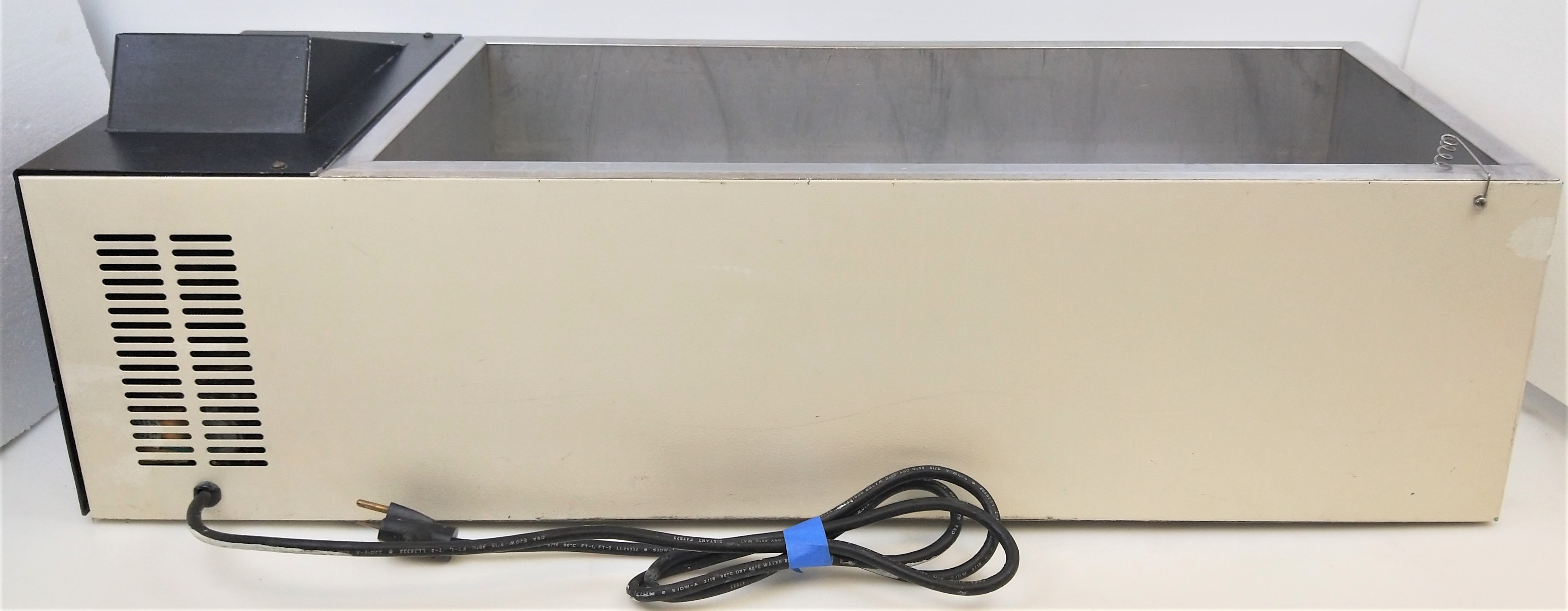 Used Precision 253 (2863) Coliform Bath with Gabled Lid (34.5L)
