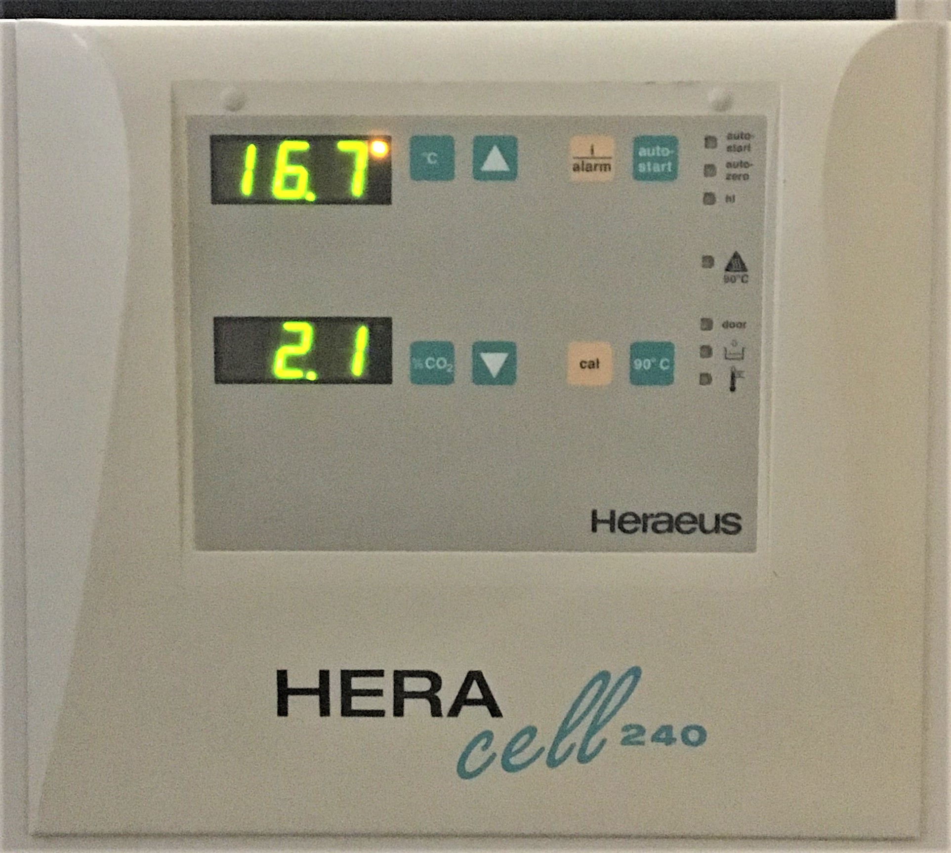 Used Heraeus HERAcell 240 CO2 Incubator - 8.4 Cu-Ft