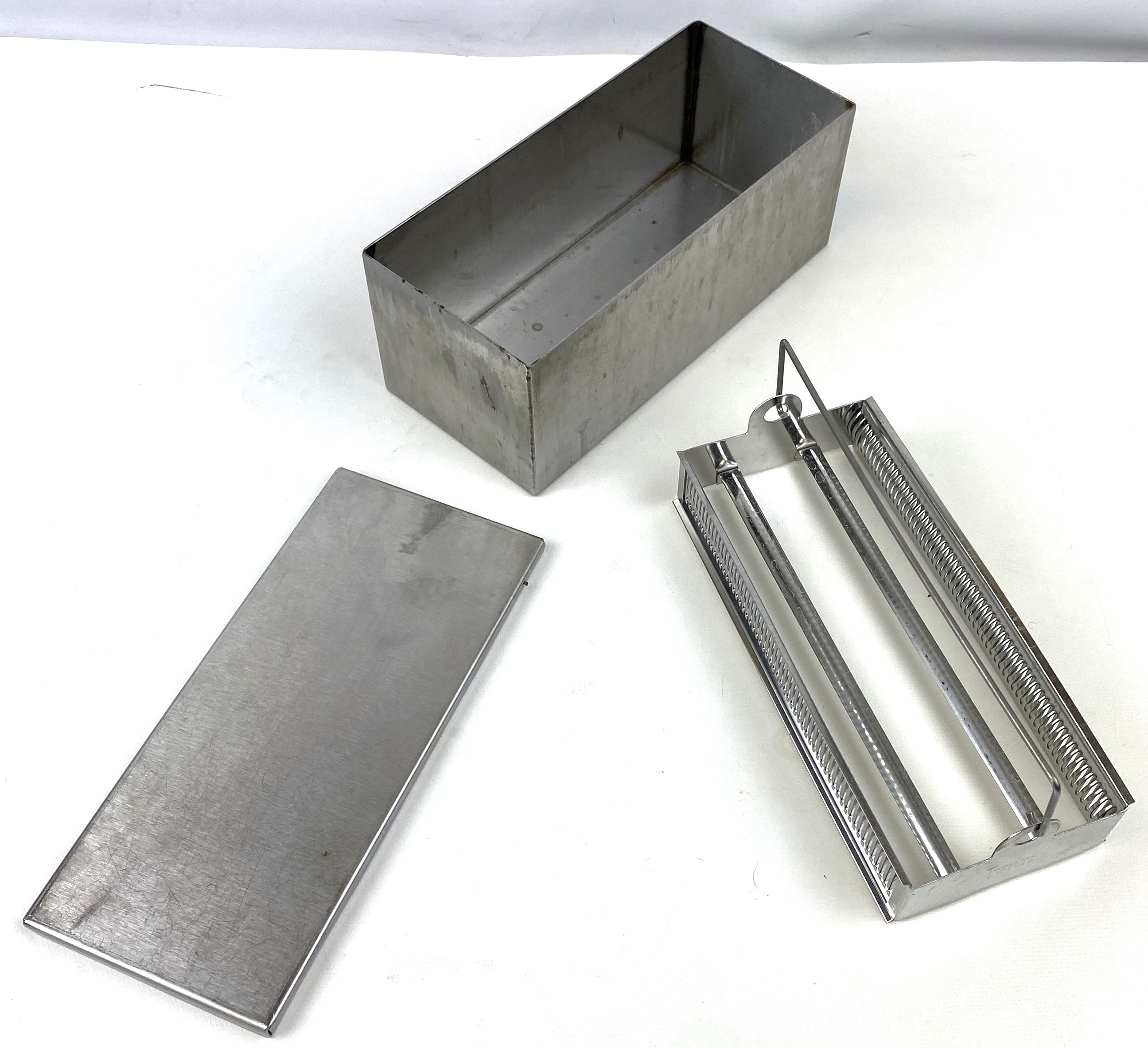 Used Eisco BI0106B Aluminum Staining Rack (50 Slide)