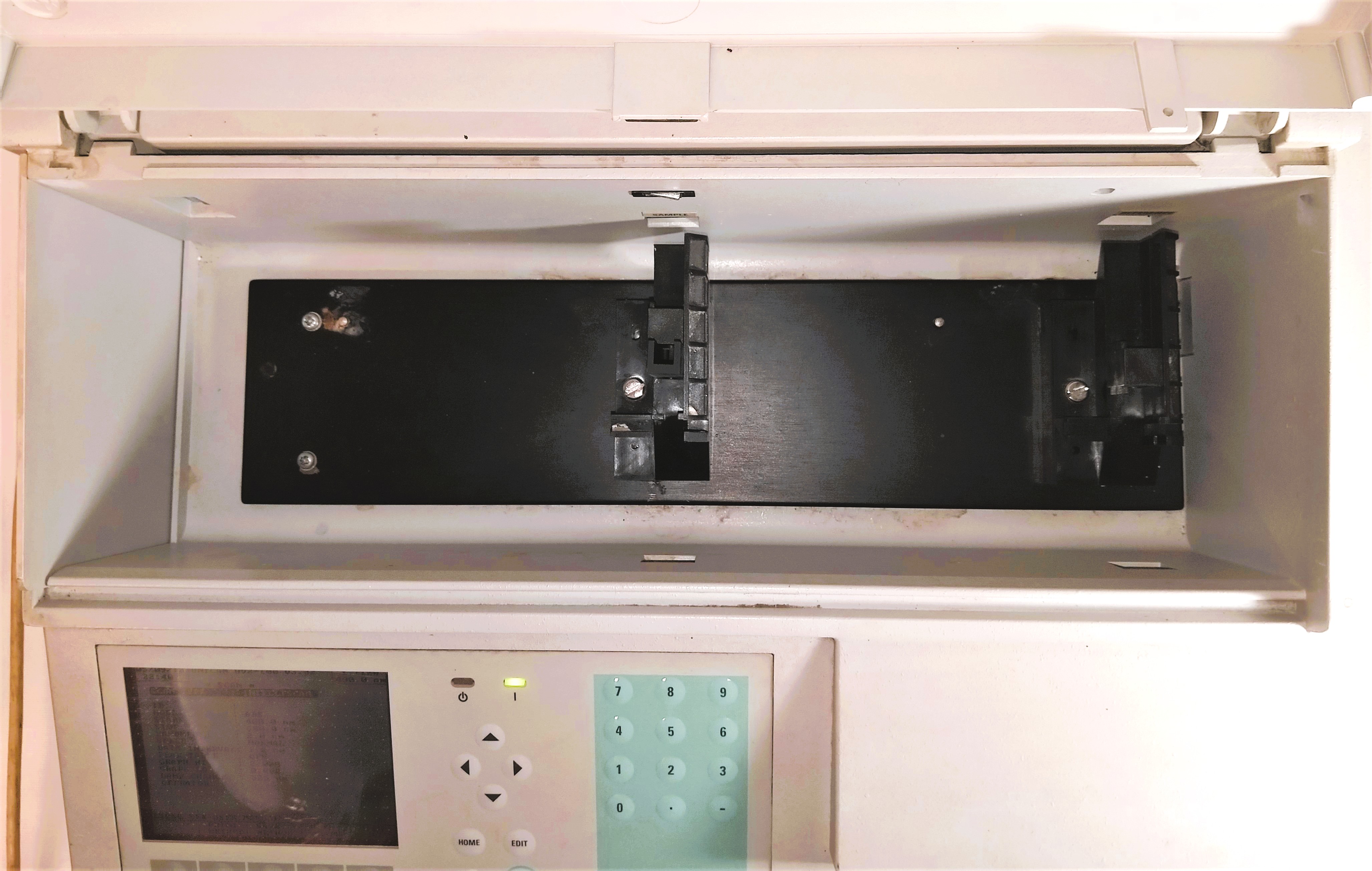 Used ATi Unicam UV2-100 UV-Visible Spectrophotometer (190 to 1100nm) - FOR PARTS