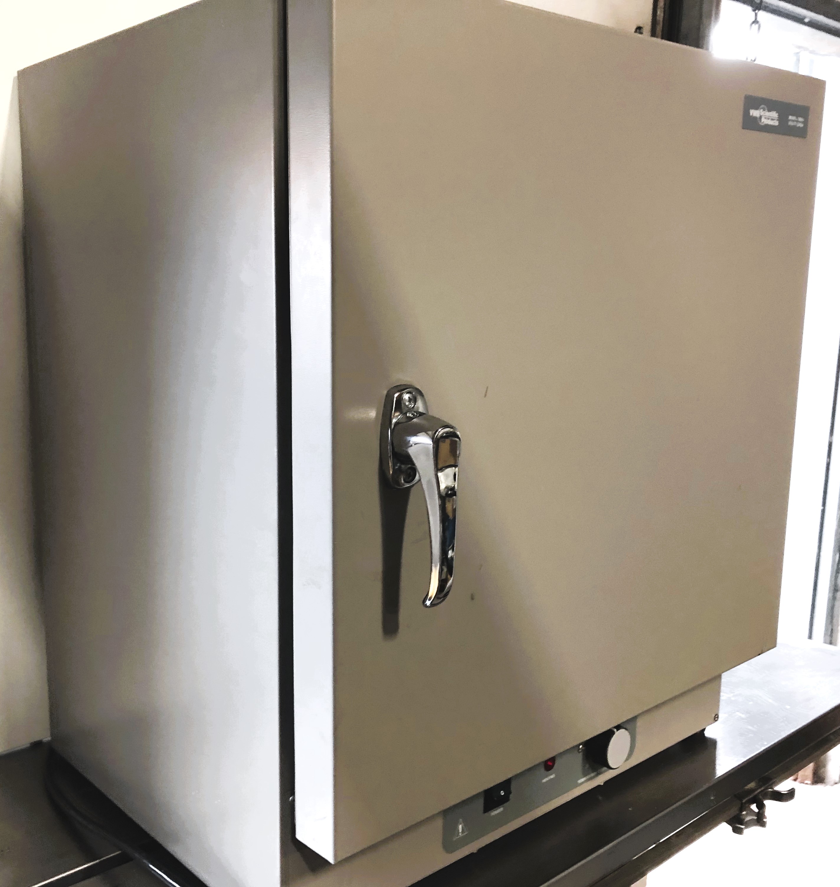 Used VWR (Shel-Lab) 1305U Gravity-Convection Oven (2 Cu-Ft)