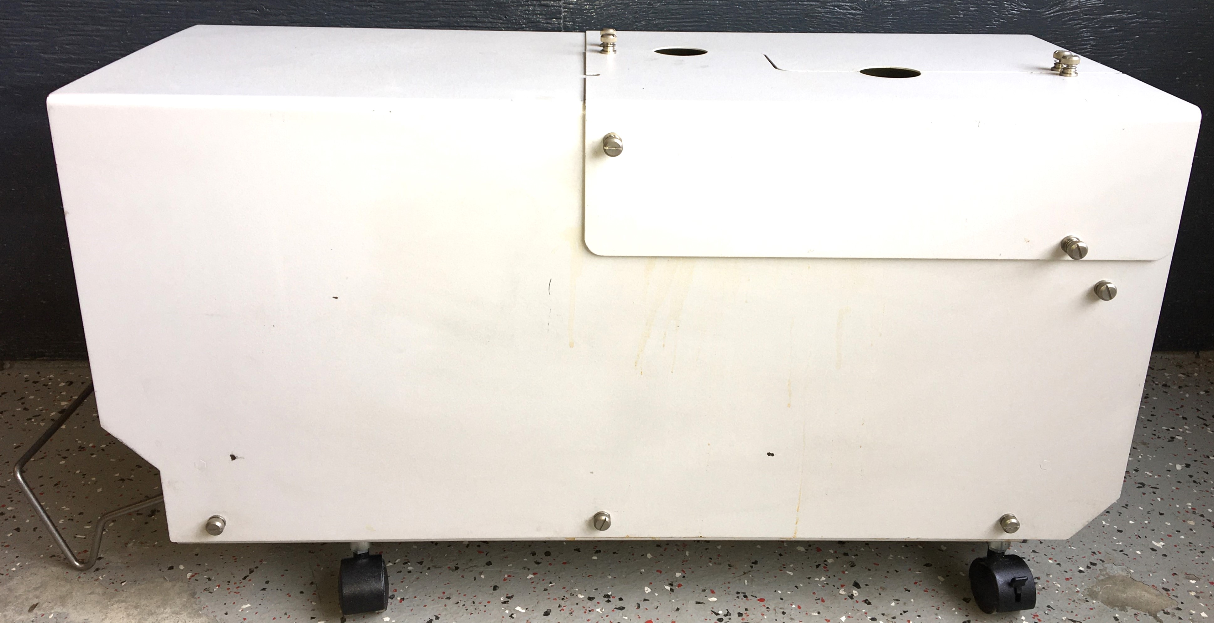 Used Agilent G3199A Quiet Cover for GC-MS Rough Pump