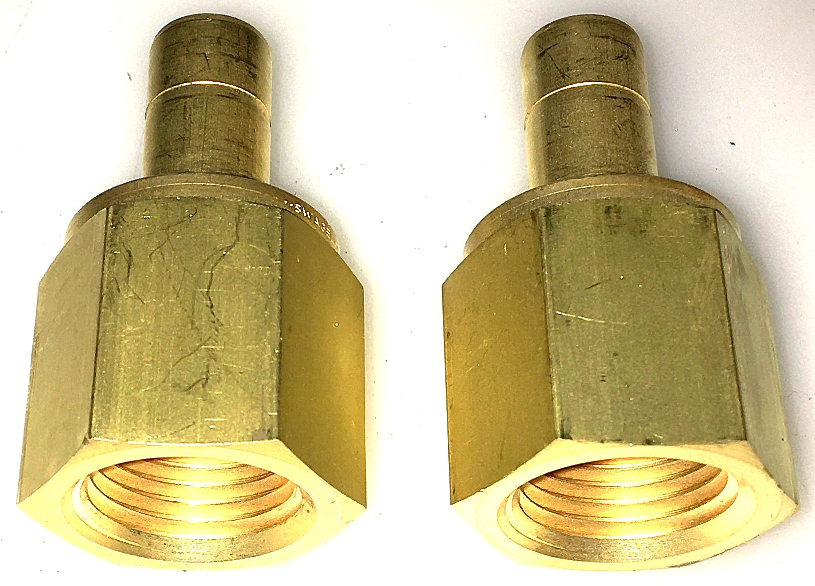 New Open Box Swagelok B-18VS8 Brass Integral Bonnet Needle Valve - 1.80 Cv (1/2")