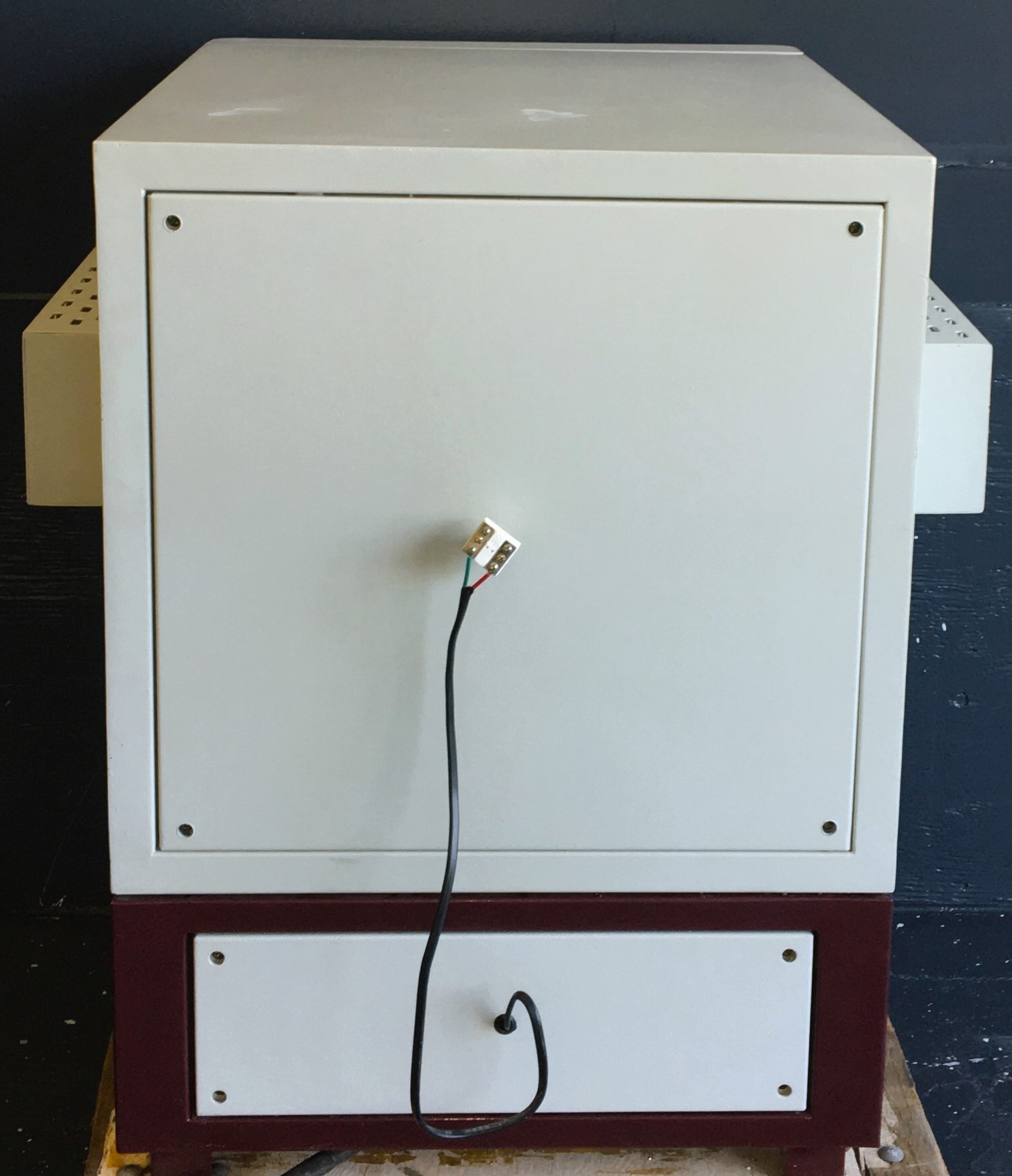 Used Sigma SGM. M8/14A Programmable Muffle Furnace