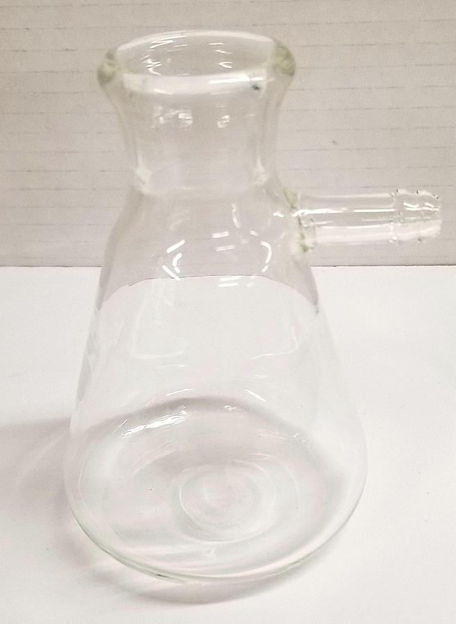 Used Corning PYREX 5360 (or Equivalent) 125mL Filtration Flask with Sidearm Tubulation