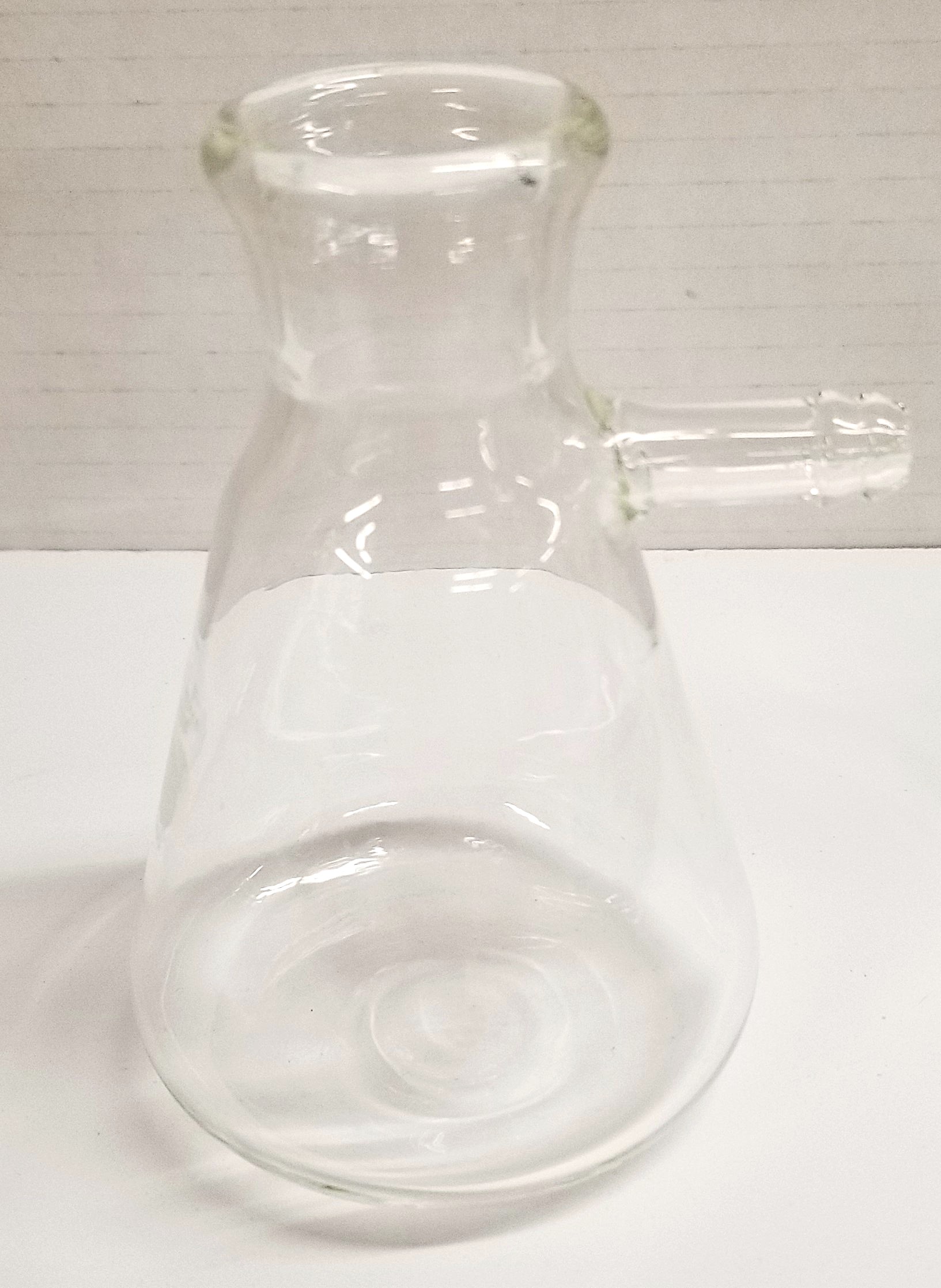 Used Corning PYREX 5360 (or Equivalent) 125mL Filtration Flask with Sidearm Tubulation