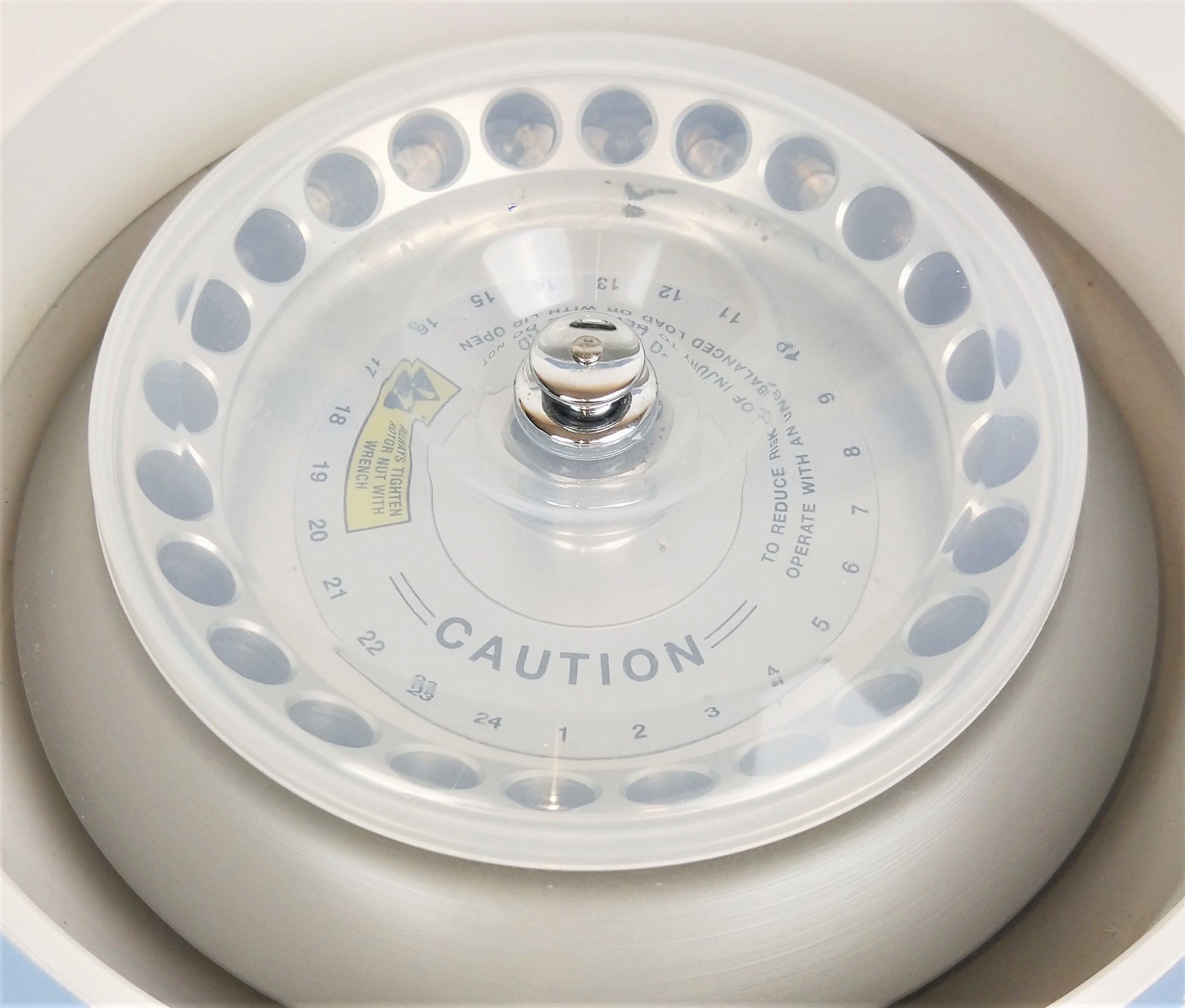 New Open Box Labnet Spectrafuge 24D MicroCentrifuge (24 x 1.5-2mL)