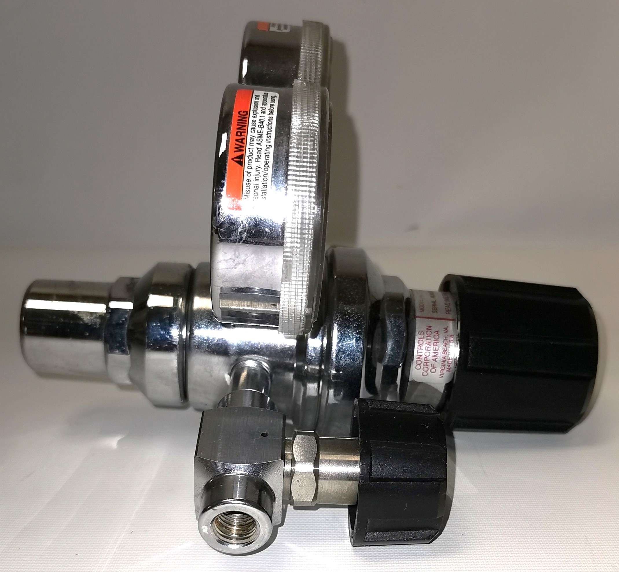 Used Liquid Air 2123381-590 Stainless-Steel Air Regulator (CGA 590)