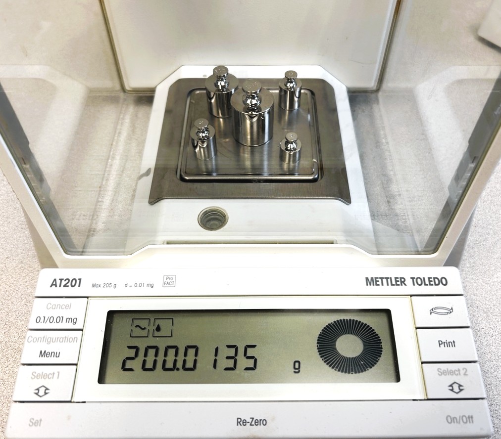 Used Mettler Toledo AT201 Analytical Balance (205g x 0.0001g)
