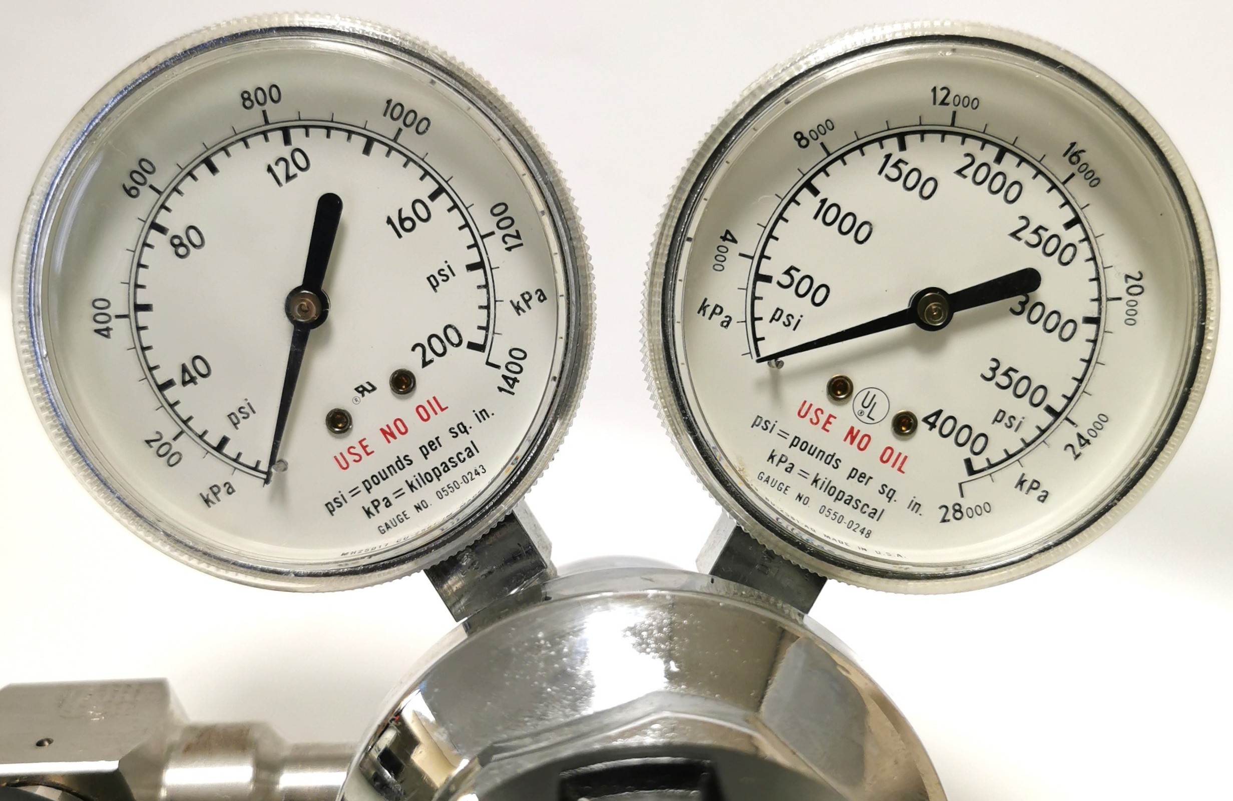 Used Liquid Air 2123311-346 Stainless-Steel Compressed Air Regulator (CGA 346)