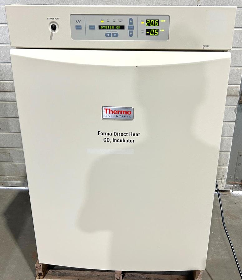 Used Thermo Forma 310 CO2 Incubator (6.5 Cu-Ft)