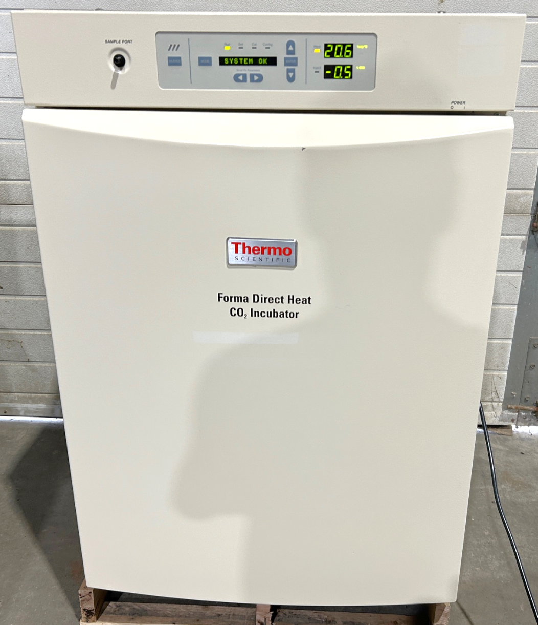 Used Thermo Forma 310 CO2 Incubator (6.5 Cu-Ft)
