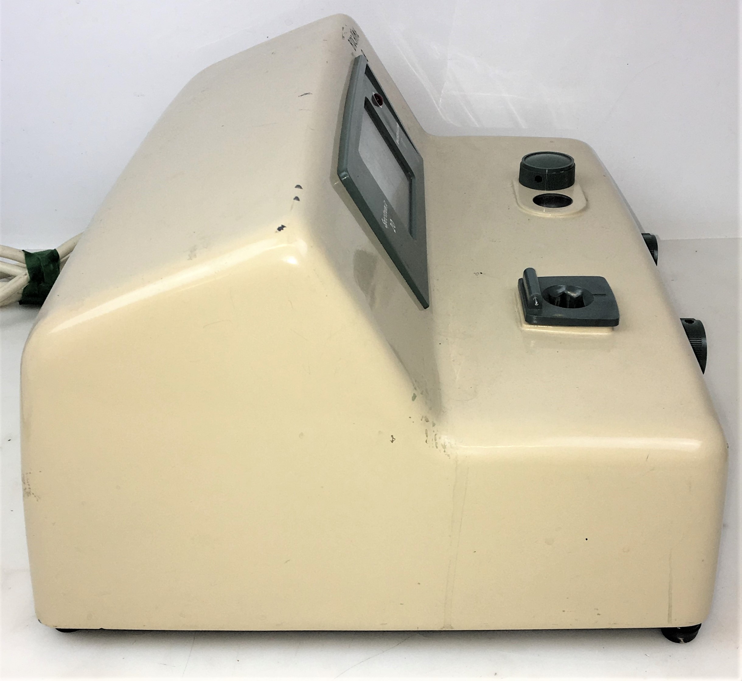 Used Bausch & Lomb Spectronic 20 (33.29.61.64) Visible Spectrophotometer - 340 to 950nm