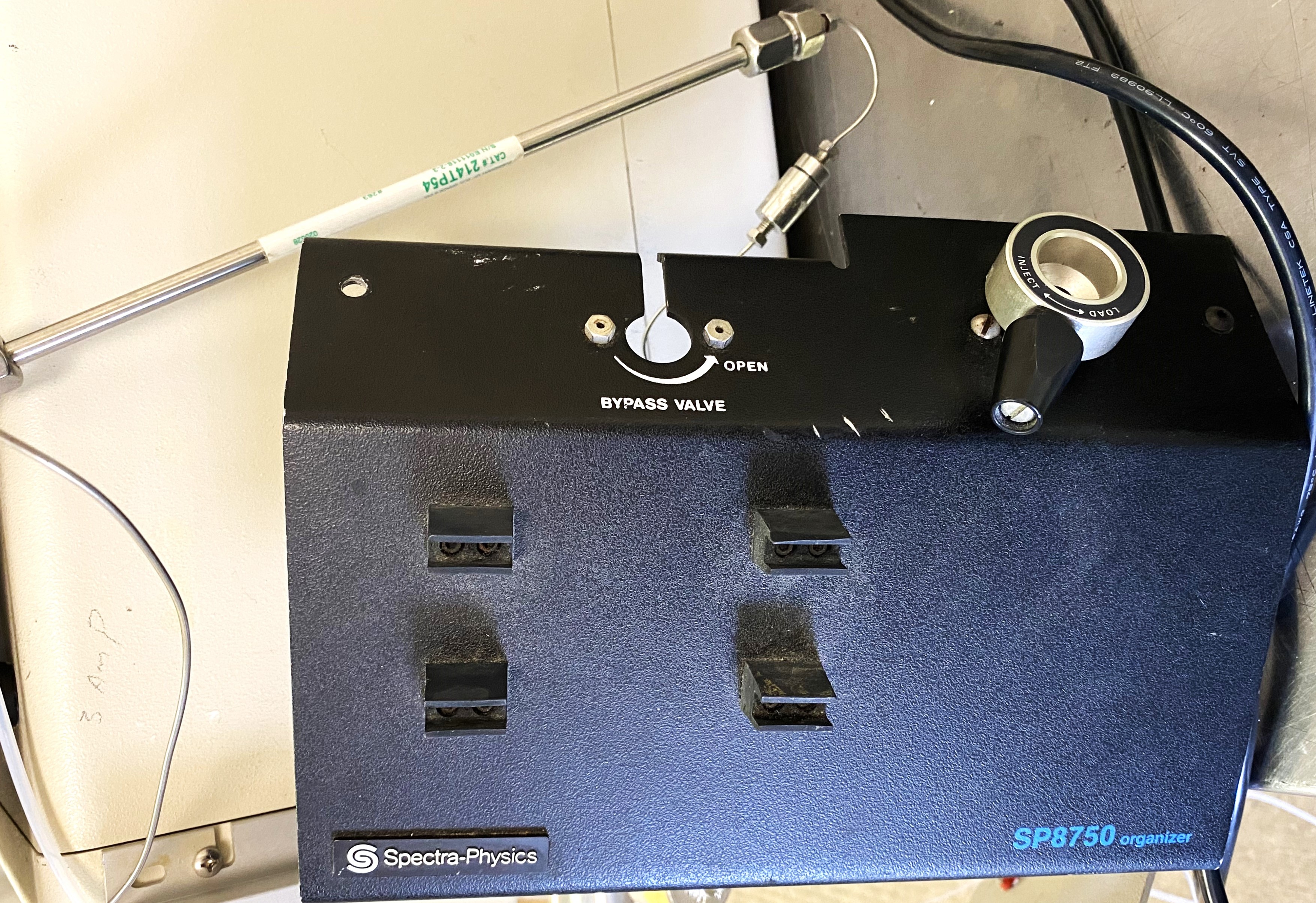 Used Varian 9000 Series UV-Visible HPLC System