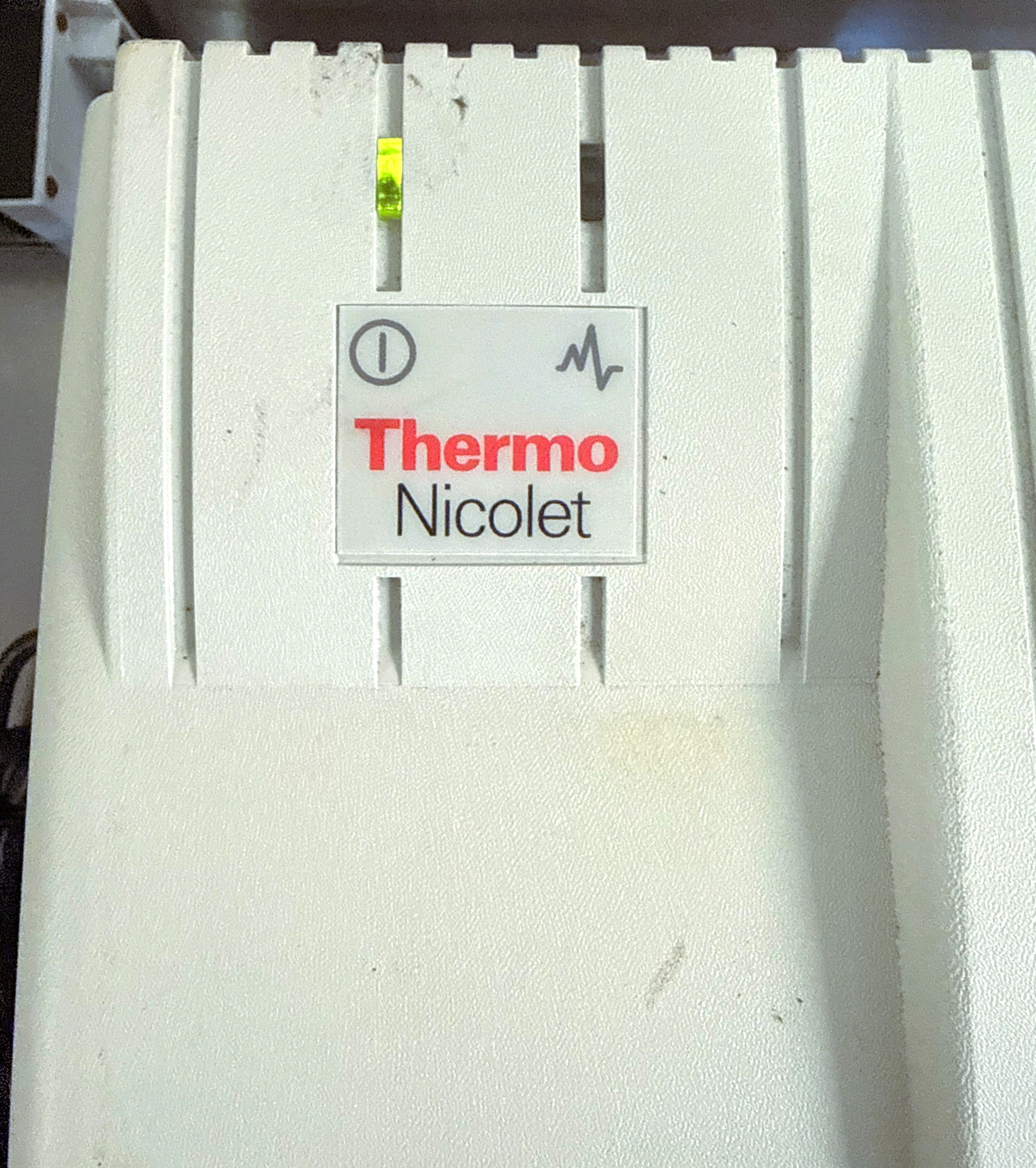 Used Thermo Nicolet Avatar 360 ESP FT-IR Spectrophotometer with Carrying Case