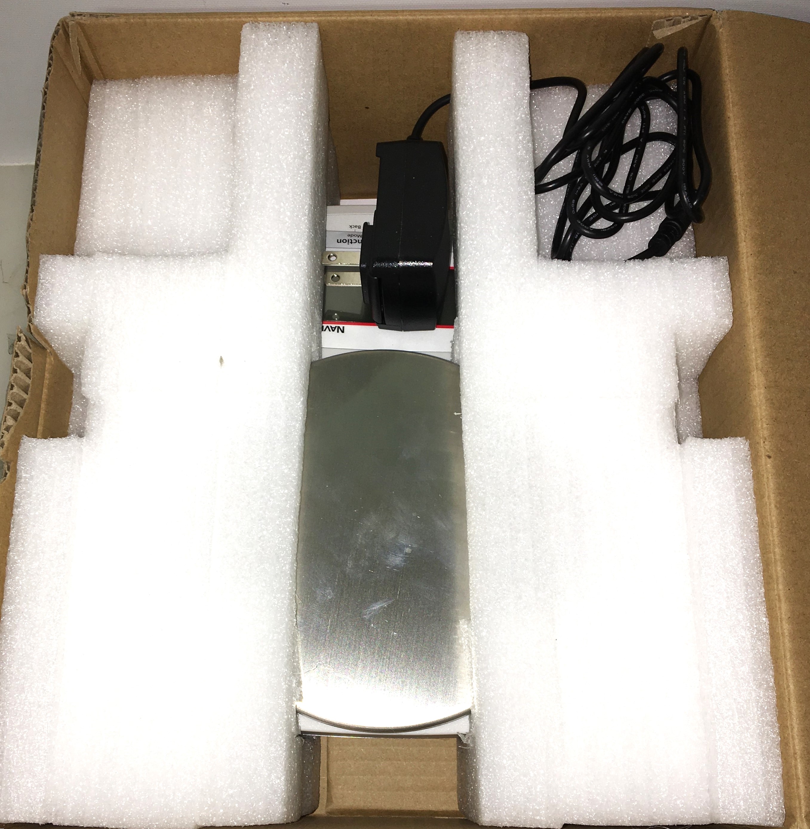 New Open Box Ohaus Navigator NV422 Portable Balance (420g x 0.01g) 