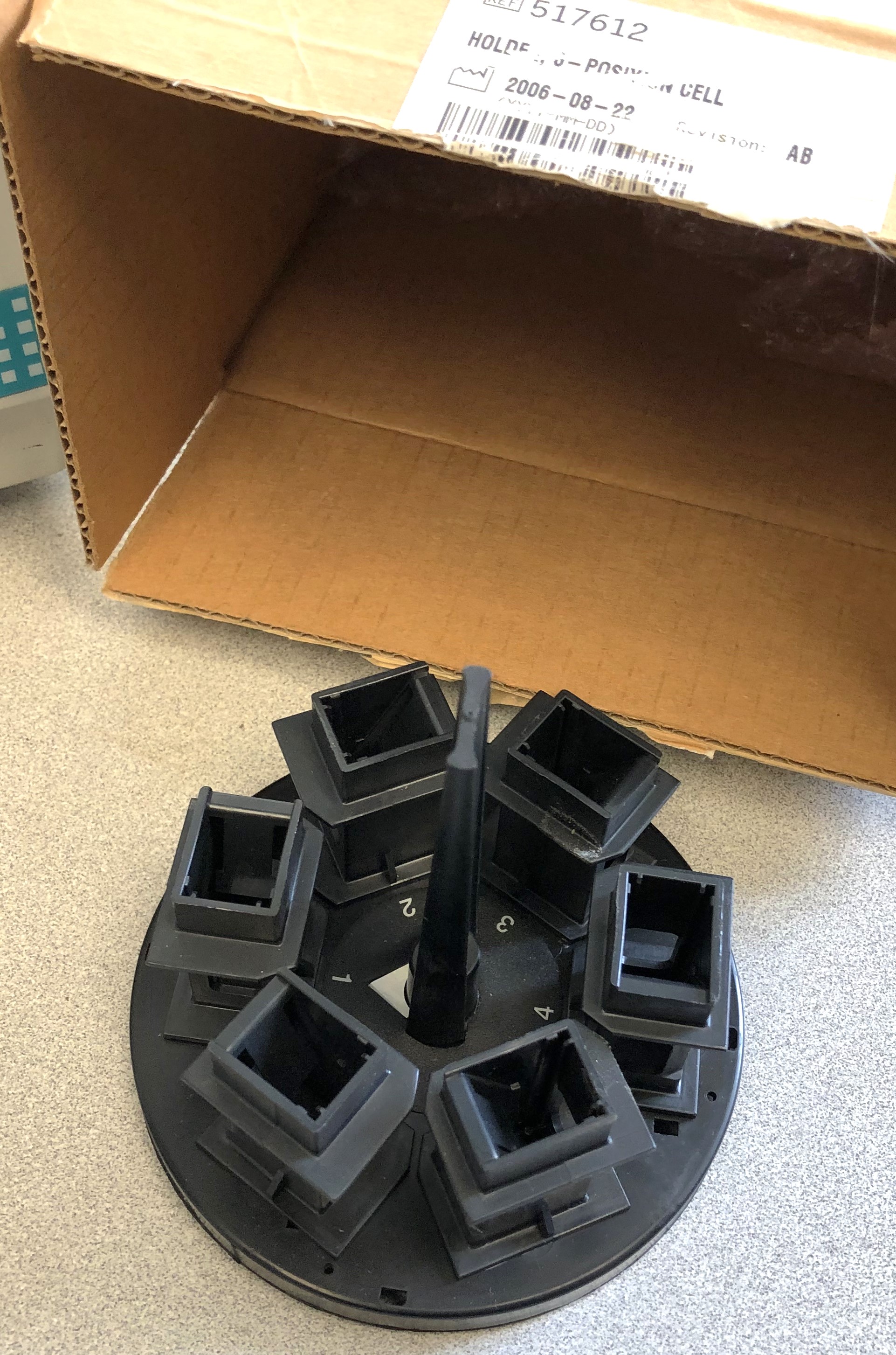 Used Beckman DU-520 UV-Visible Spectrophotometer (190 to 1100 nm)