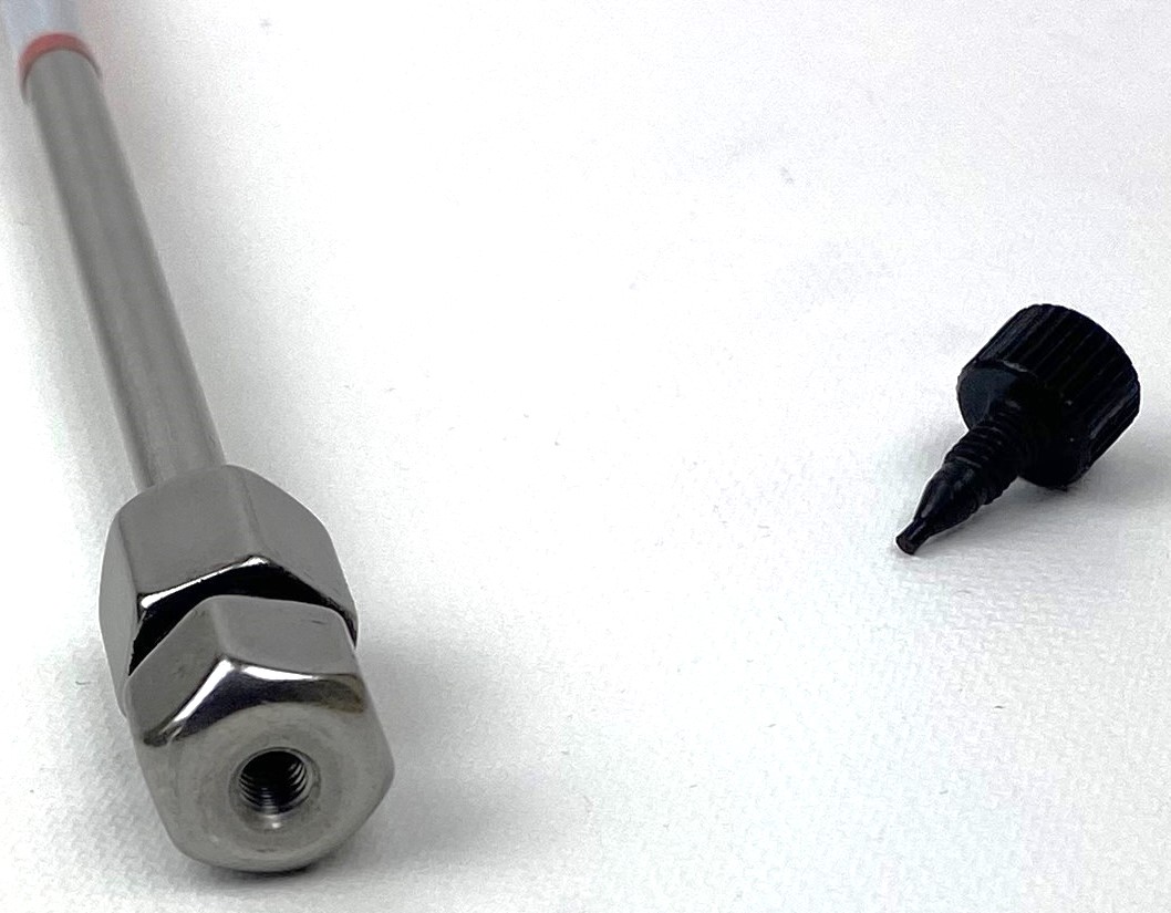 Used Phenomenex Bondclone C18 (00H-2117-C0) LC Column (30 cm × 3.9 mm x 10µm)