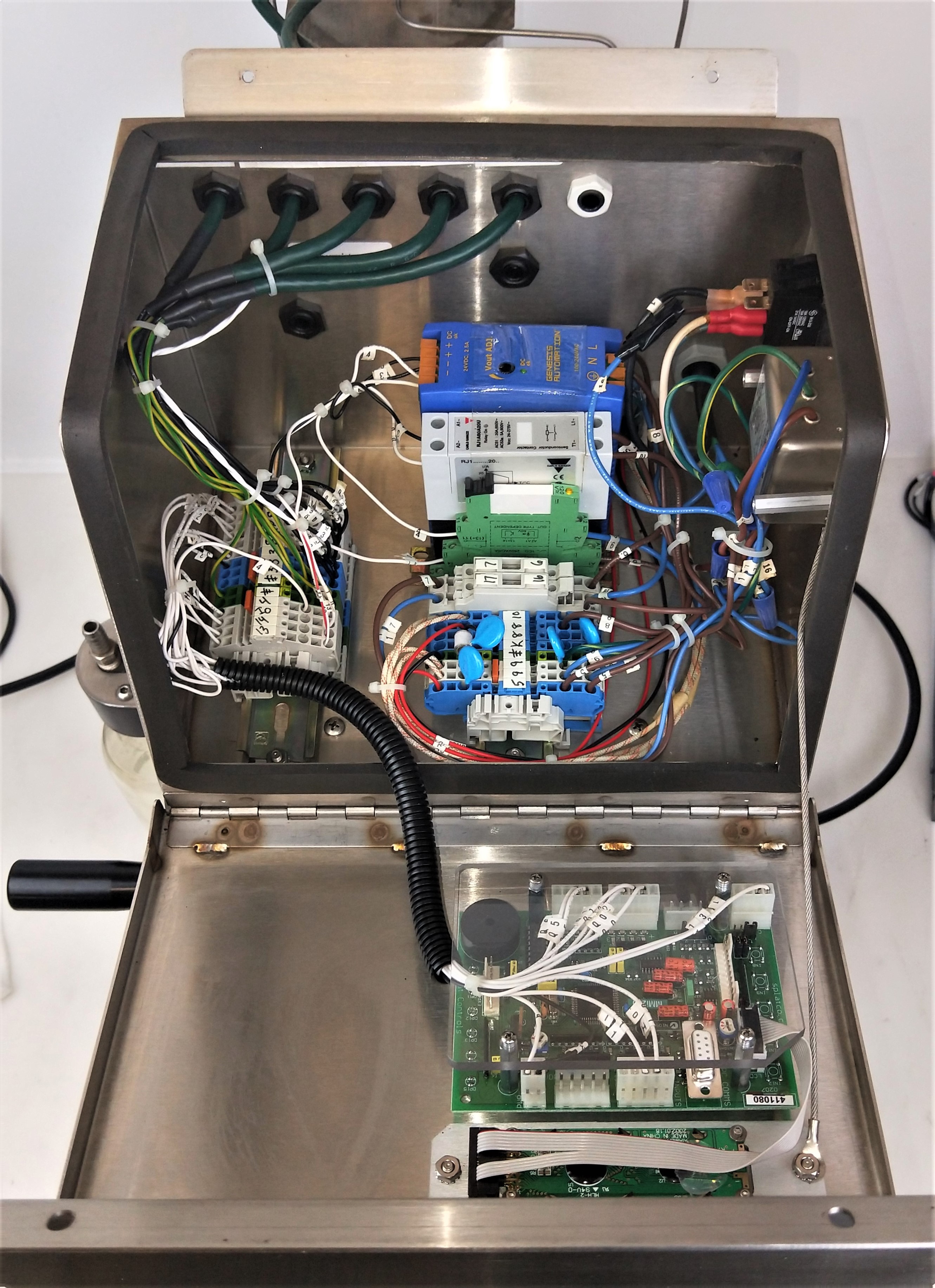 Used ANKOM XT10 Extractor