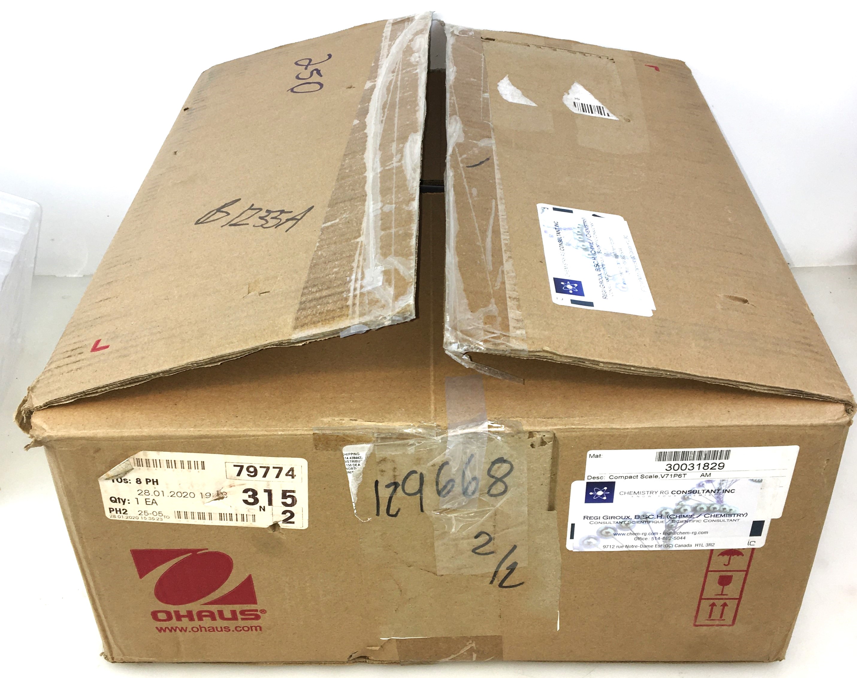 New Open Box Ohaus Valor 7000 Compact Balance (6000g x 2g / 15lb x 0.005lb) 