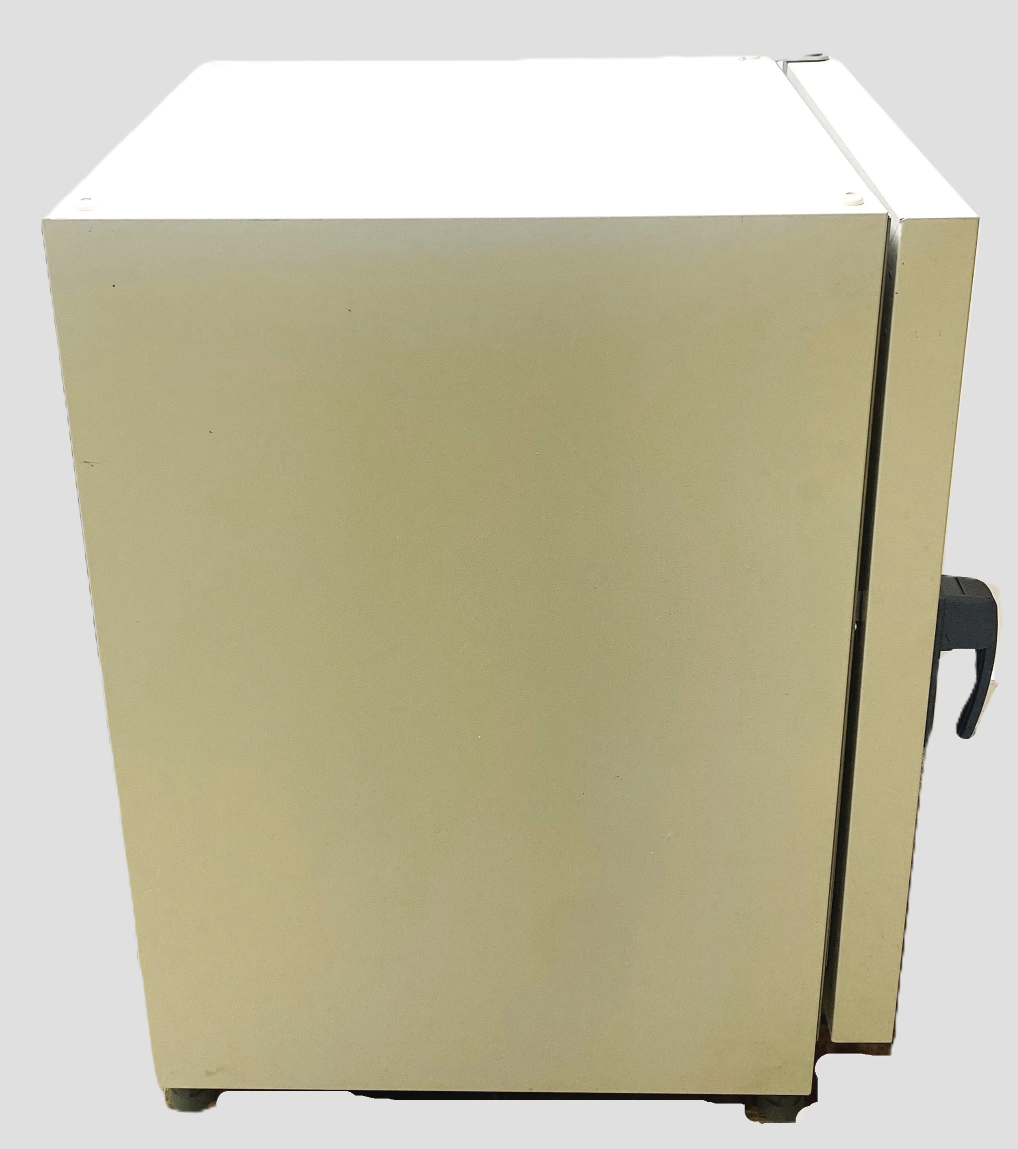 Used Thermo HeraTherm IMH 100  Forced-Air Incubator (3.67 Cu-Ft)