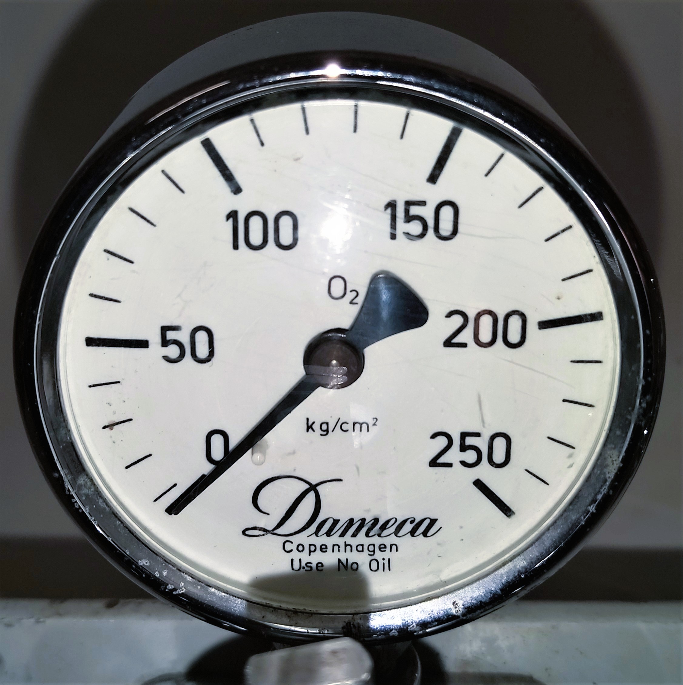 Used Dameca Dual Oxygen Regulator for Anesthesia Machine