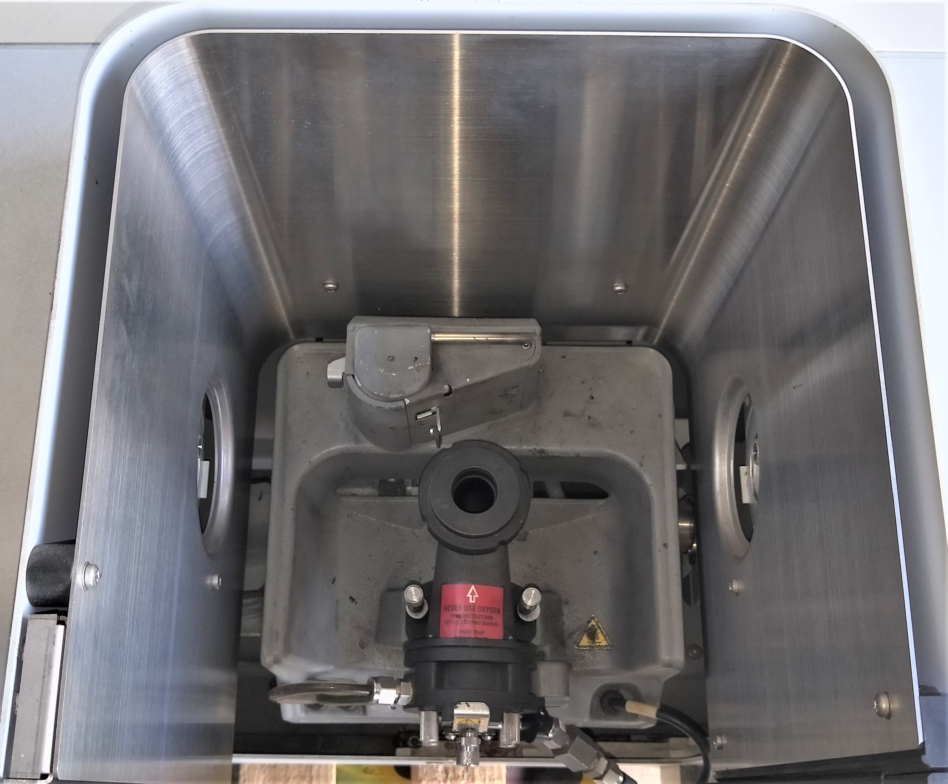 As is Perkin Elmer AAnalyst 800 AA Spectrometer with AS800 Autosampler and Cooling Accessory