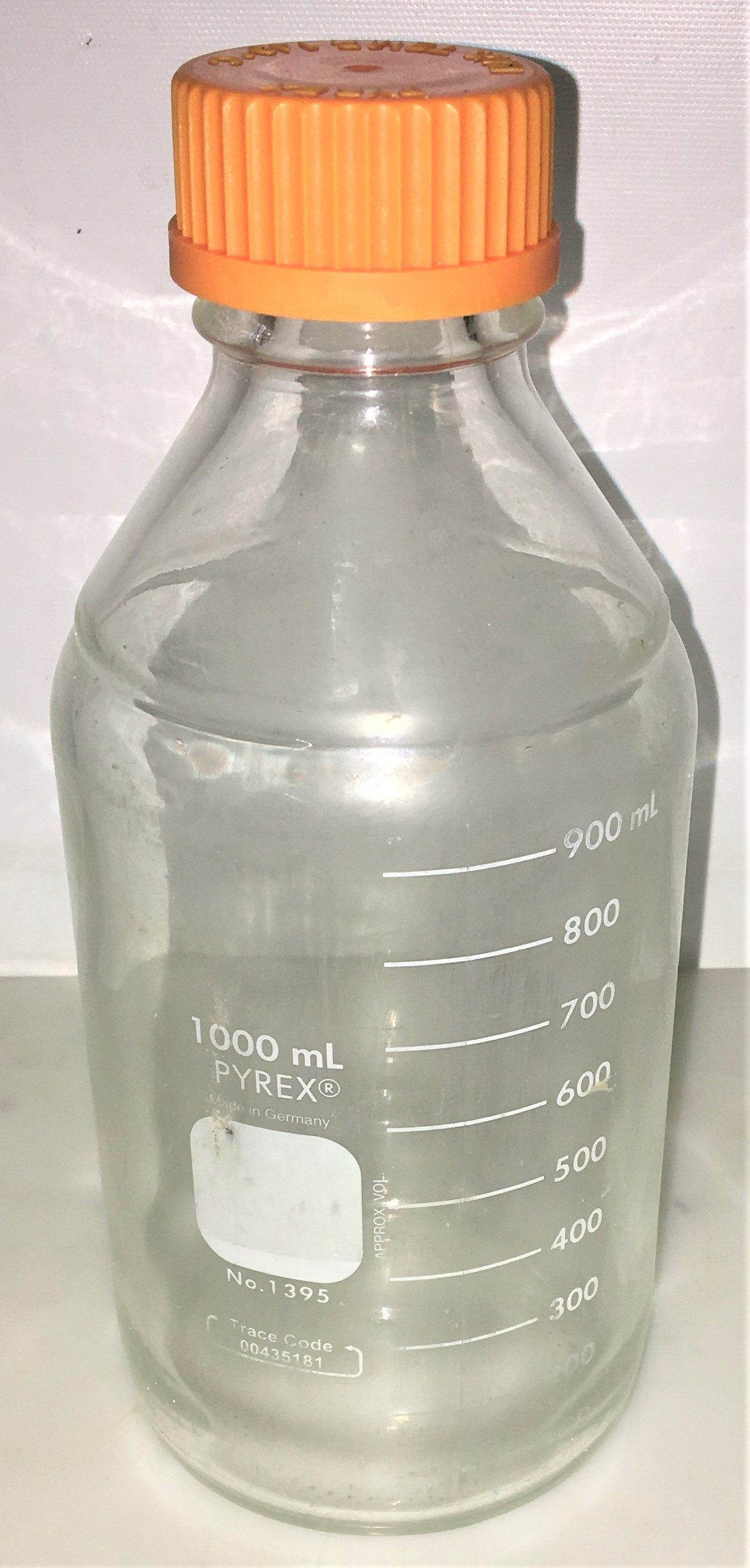 Used Corning PYREX 1395 and Kimble KIMAX 14395 Graduated Media Bottle - 1000mL