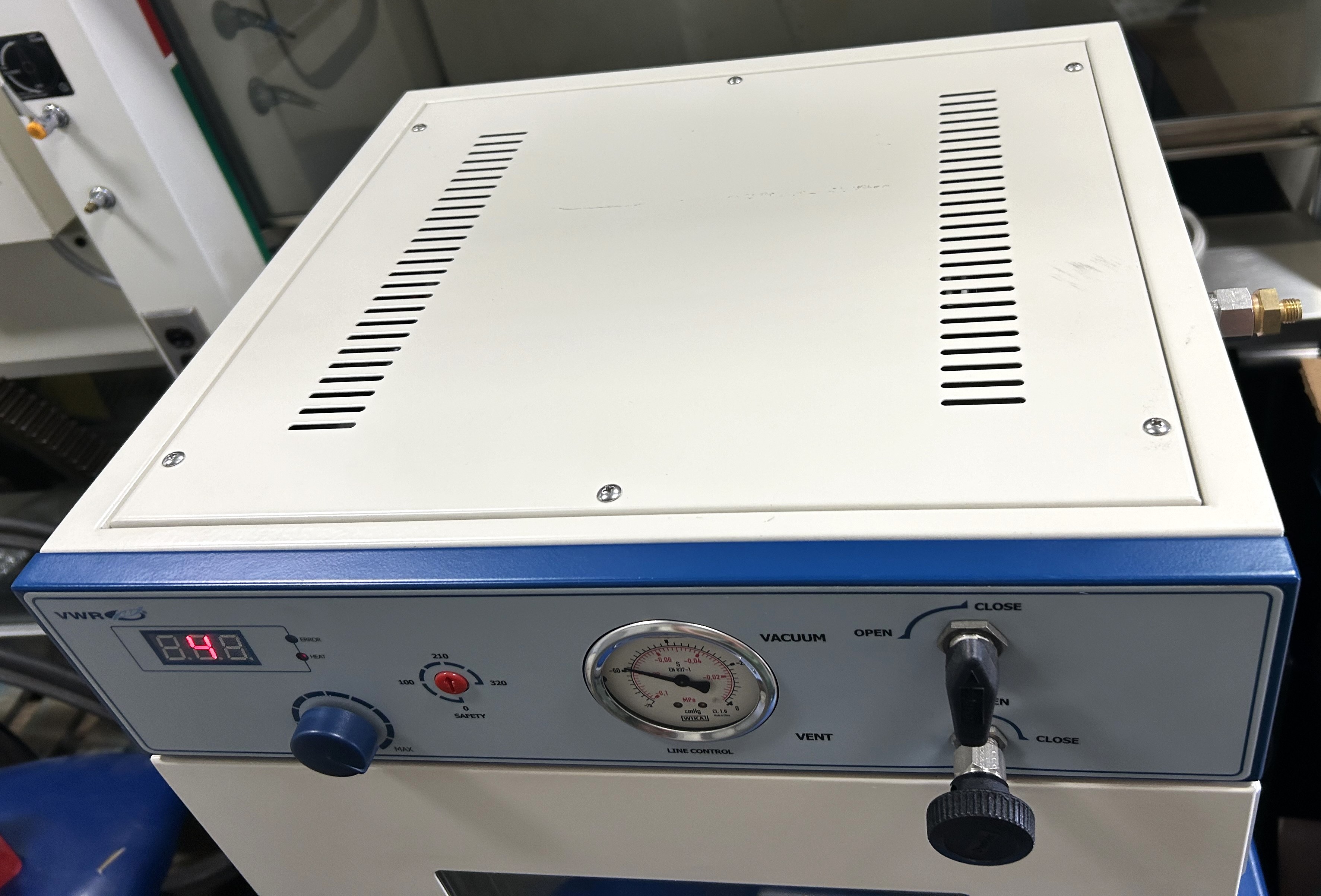 New Open Box VWR Basic Vacuum Oven (0.7 Cu-Ft)