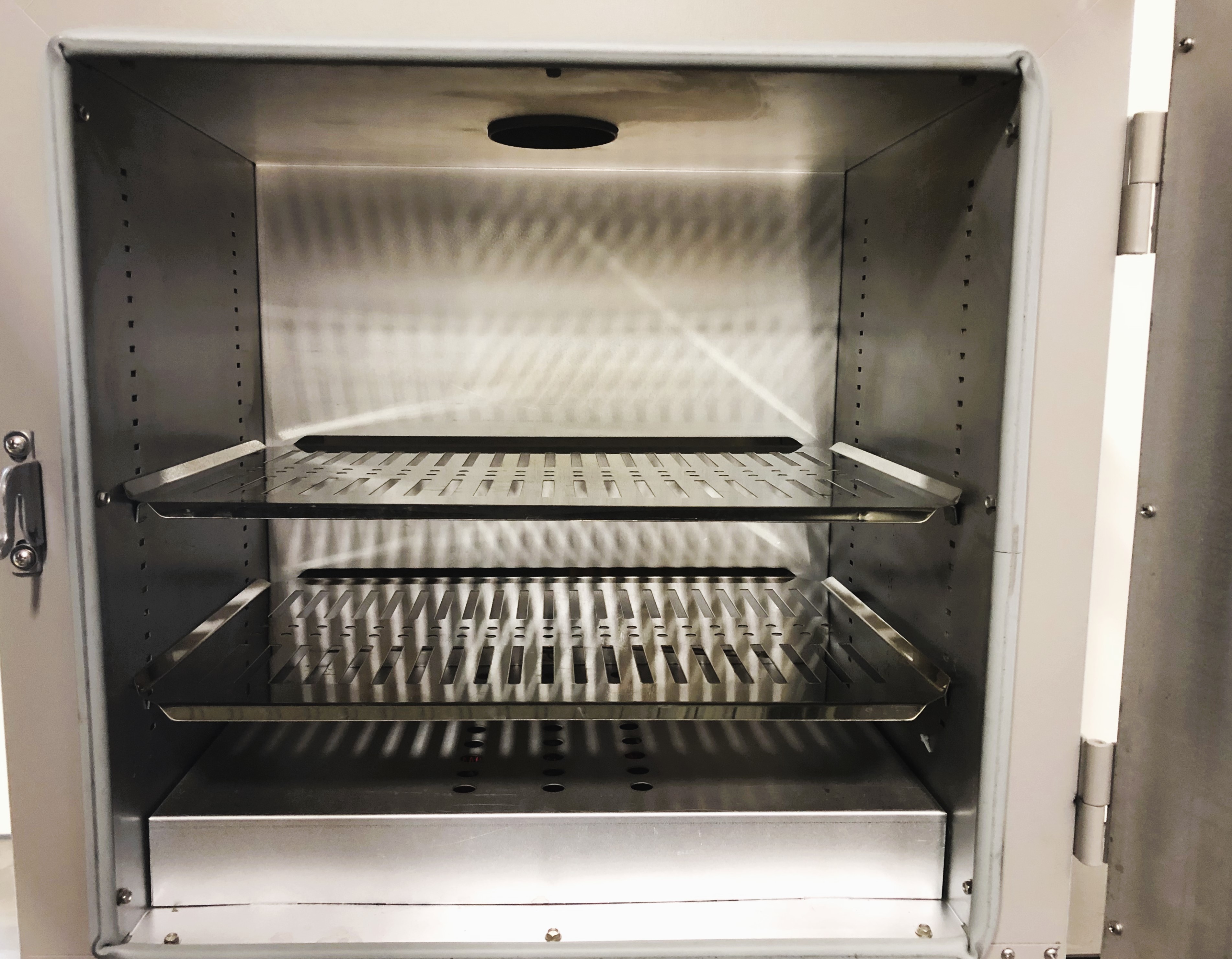 Used VWR (Shel-Lab) 1305U Gravity-Convection Oven (2 Cu-Ft)