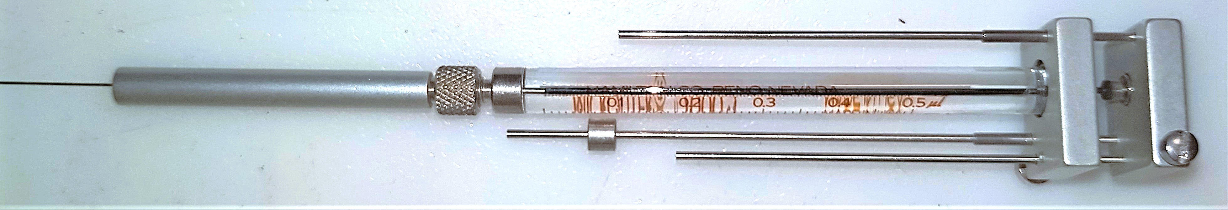 New Open Box Hamilton 86252 Microliter (#7000.5) Injection Syringe with Chaney Adapter (0.5μL)