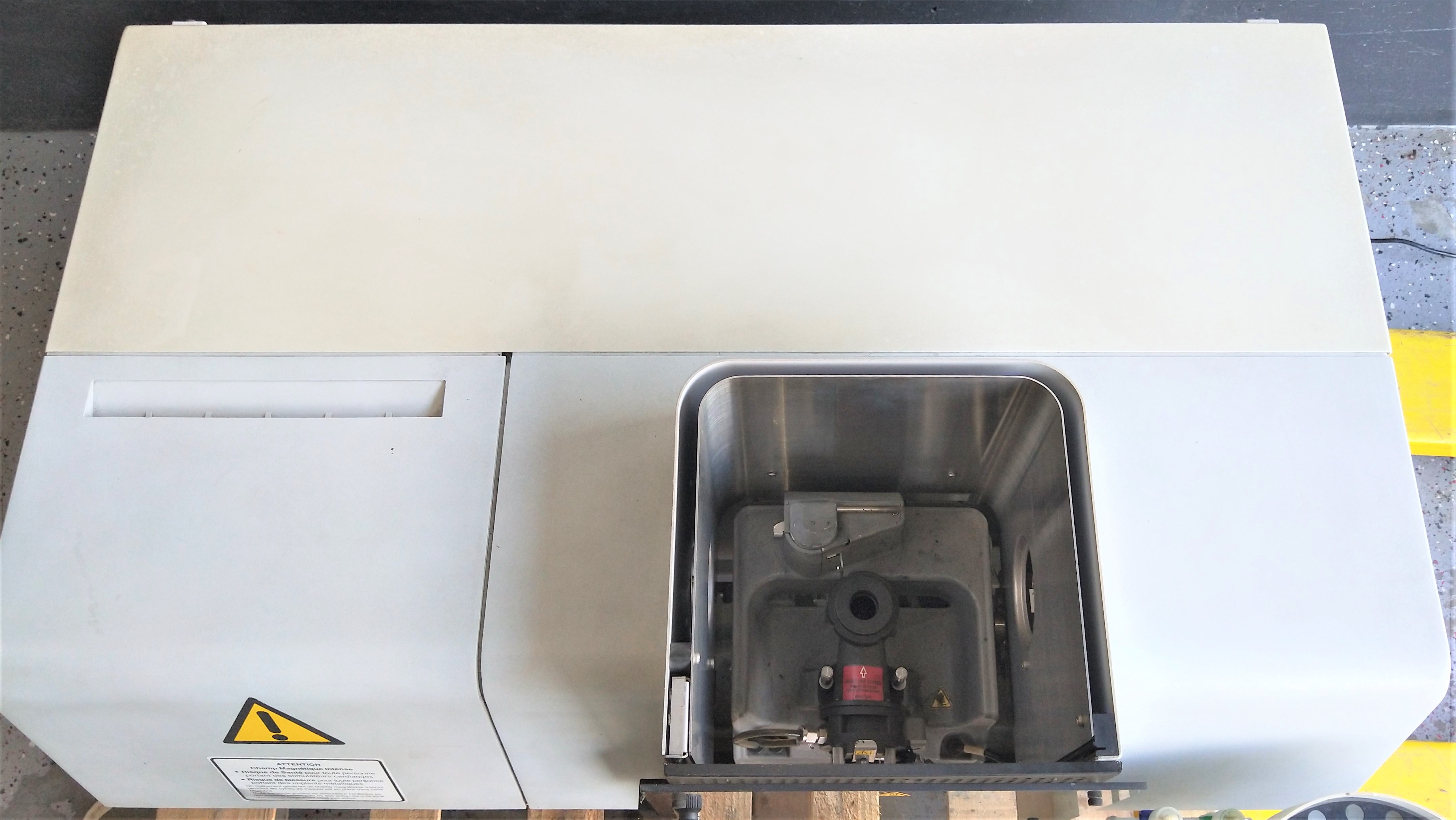 As is Perkin Elmer AAnalyst 800 AA Spectrometer with AS800 Autosampler and Cooling Accessory