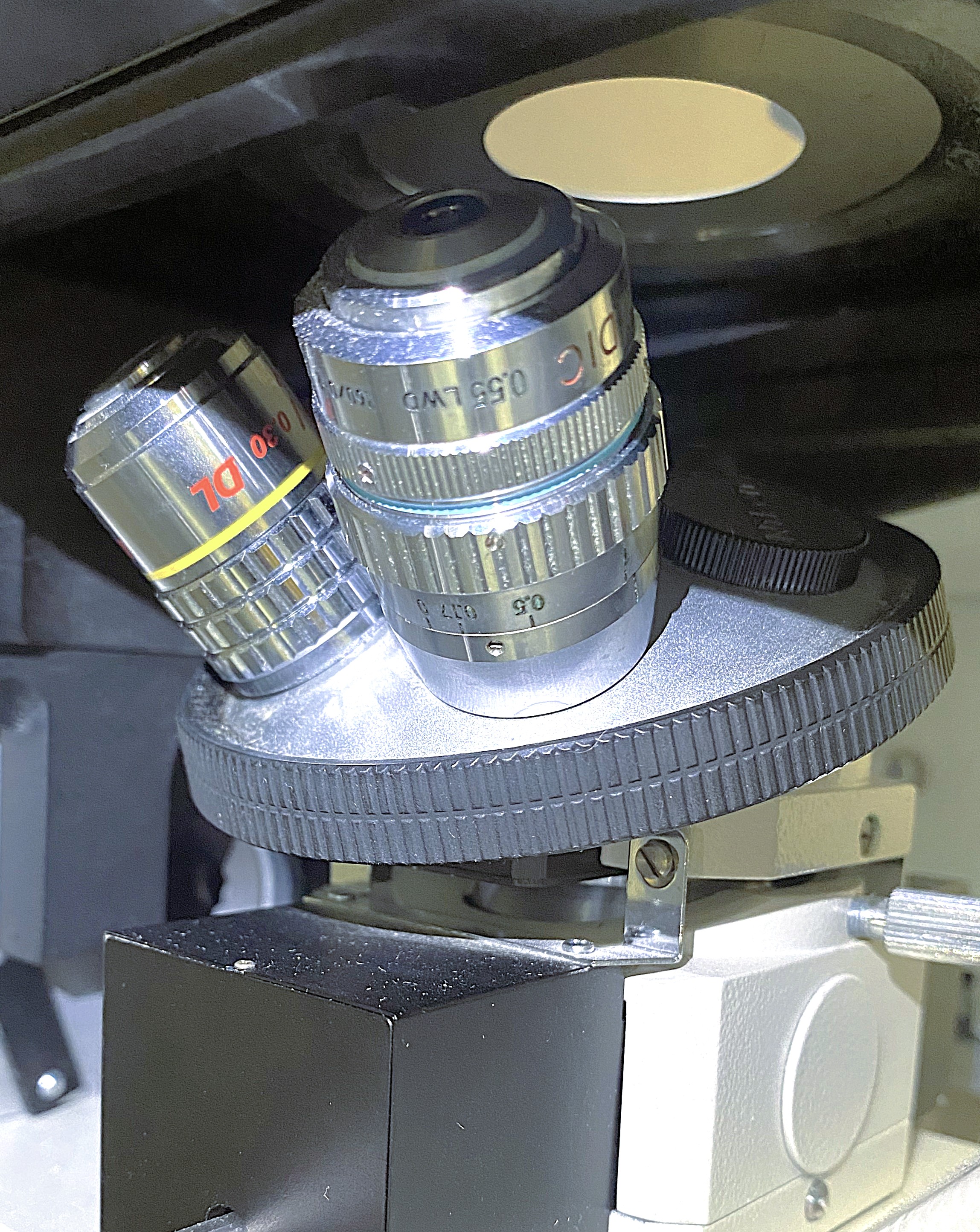 Used Nikon Diaphot TMD Inverted, Phase-Contrast Microscope with Micromanipulators (40X to 400X)