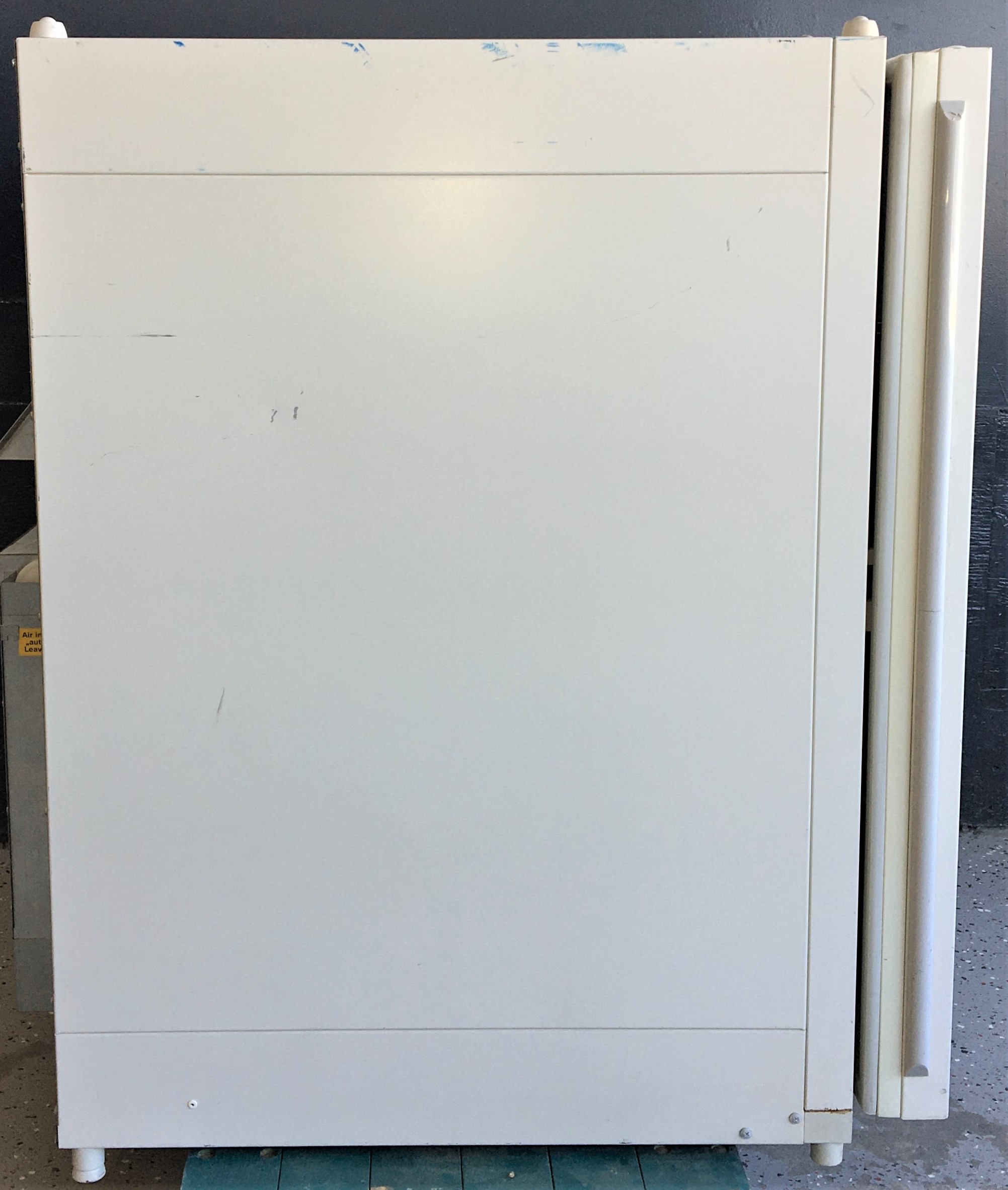 Used Heraeus HERAcell 240 CO2 Incubator - 8.4 Cu-Ft