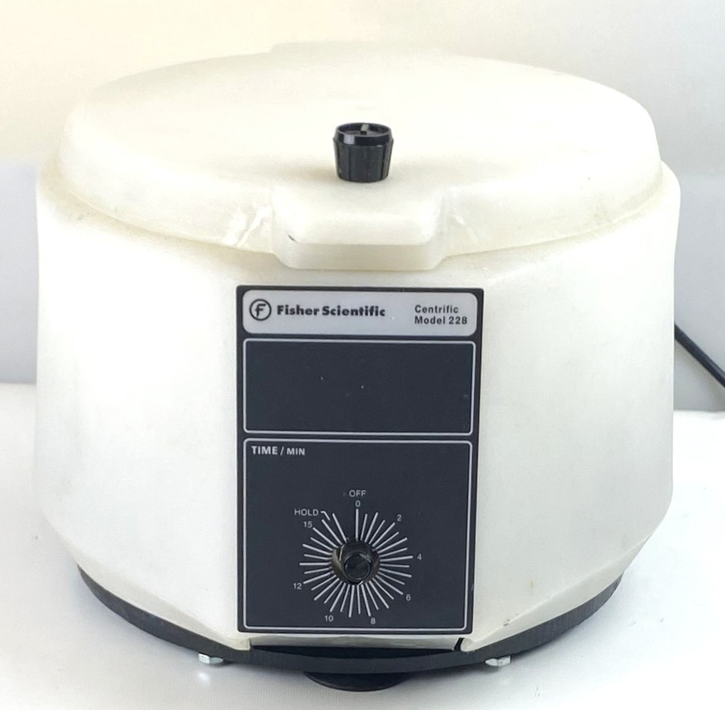 Used Fisher Centrific 228 Centrifuge with Fixed-Angle Rotor (6 x 15mL)