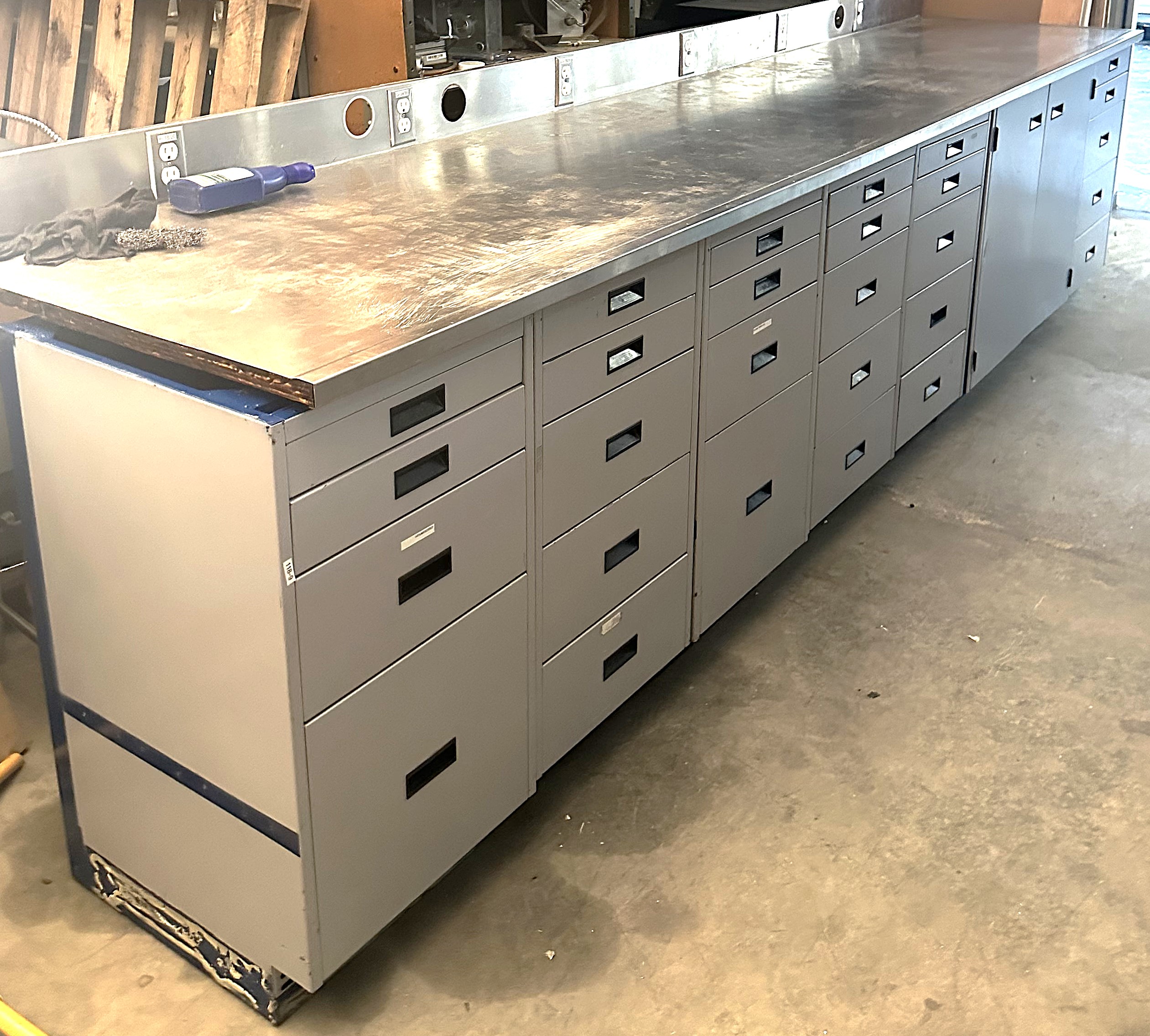 Used Metal Laboratory Cabinet (Priced/Linear Ft)