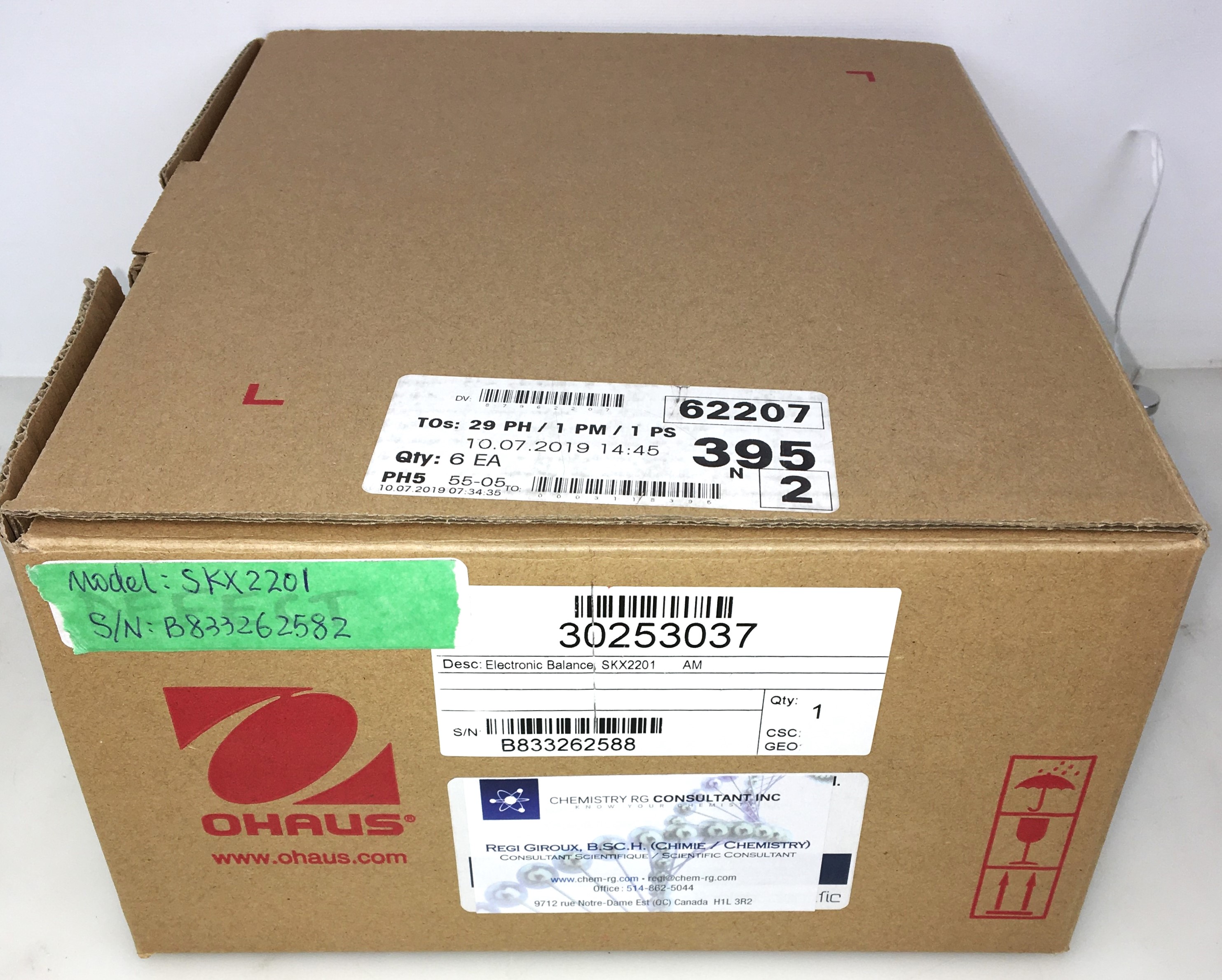 New Open Box Ohaus Scout SKX 2201 Portable Balance (2200g x 0.1g)