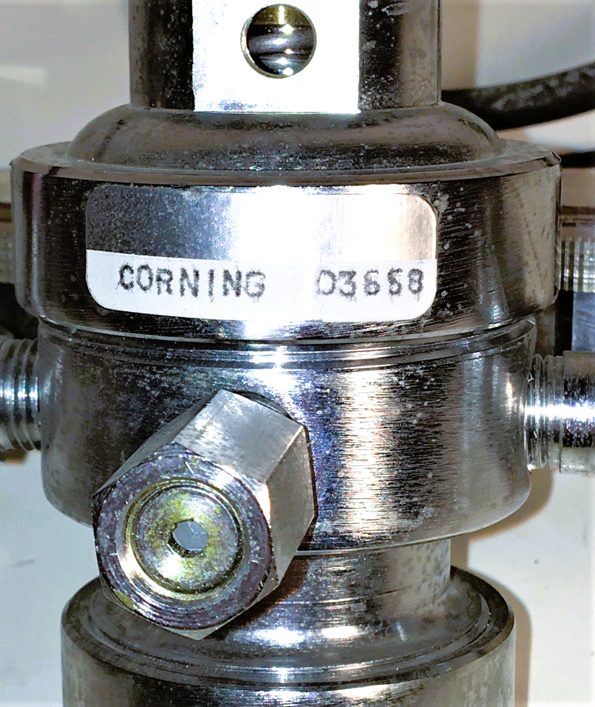 Used Corning 477422 Dual-Stage Pressure Regulator