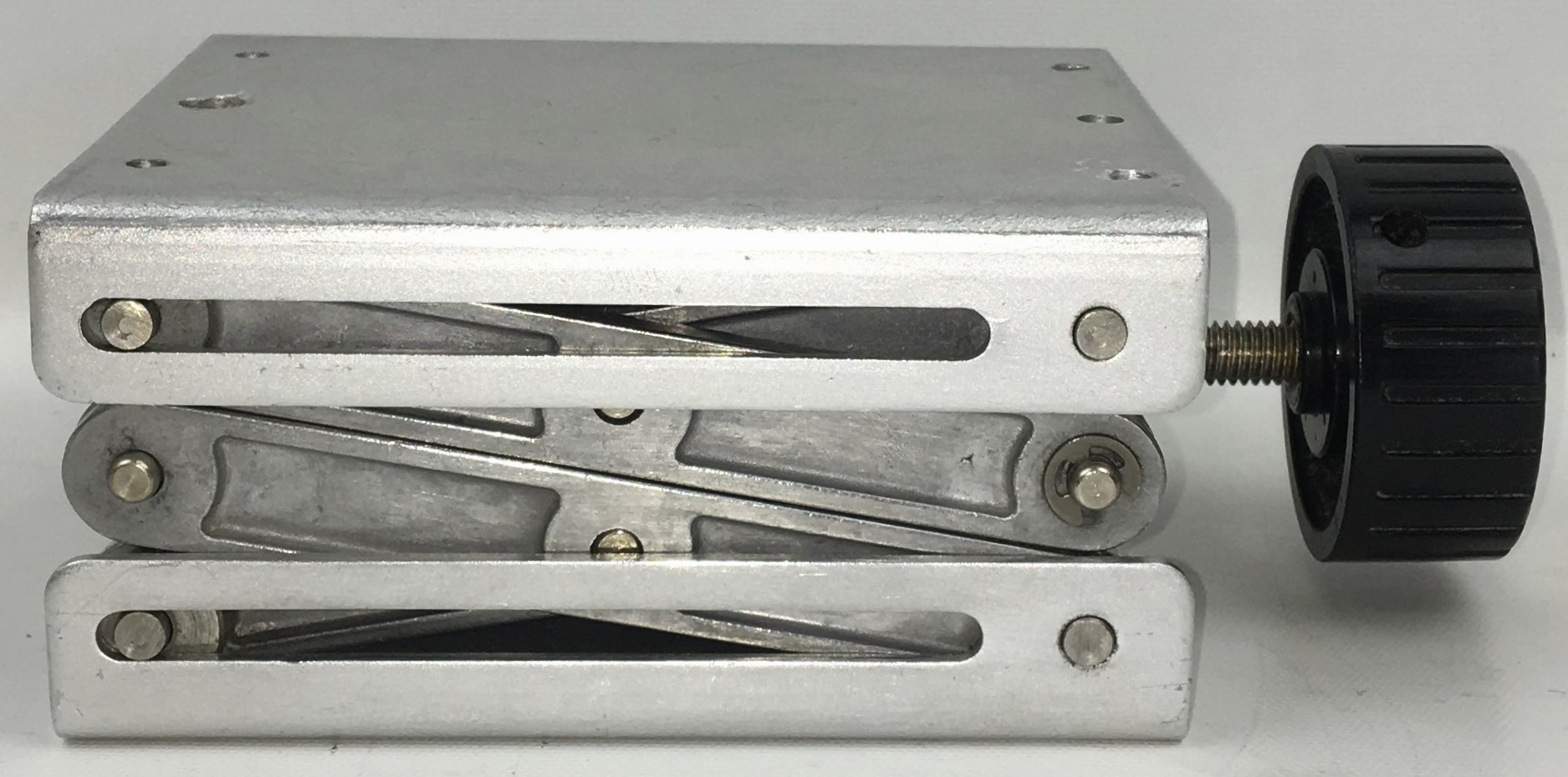 Used United LBJK01 Lab Jack - 9.5" x 5" Platform