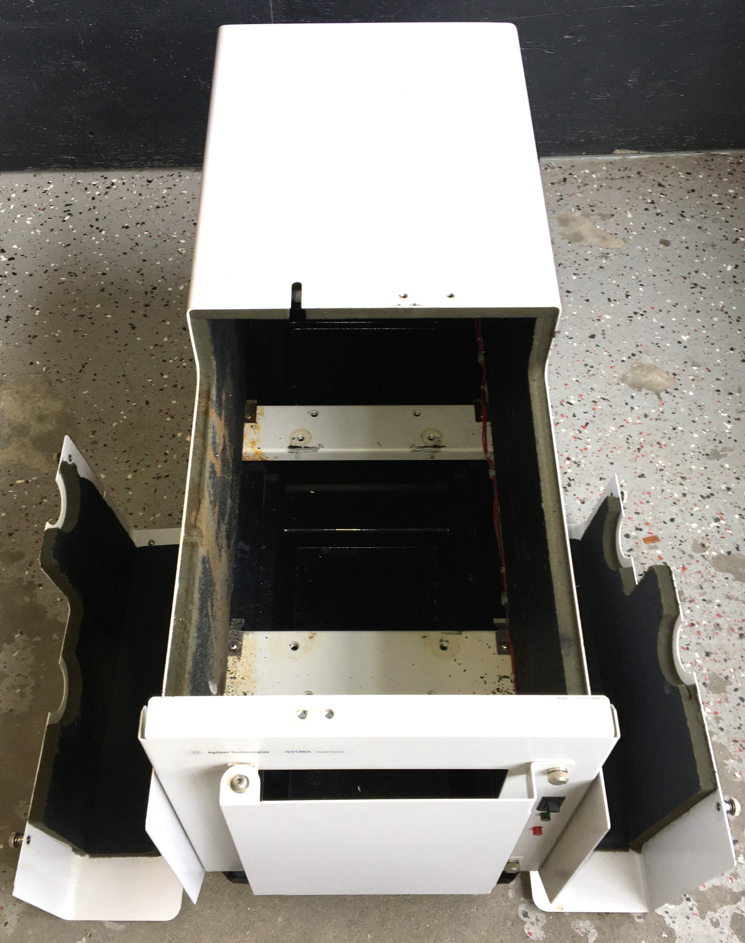 Used Agilent G3199A Quiet Cover for GC-MS Rough Pump