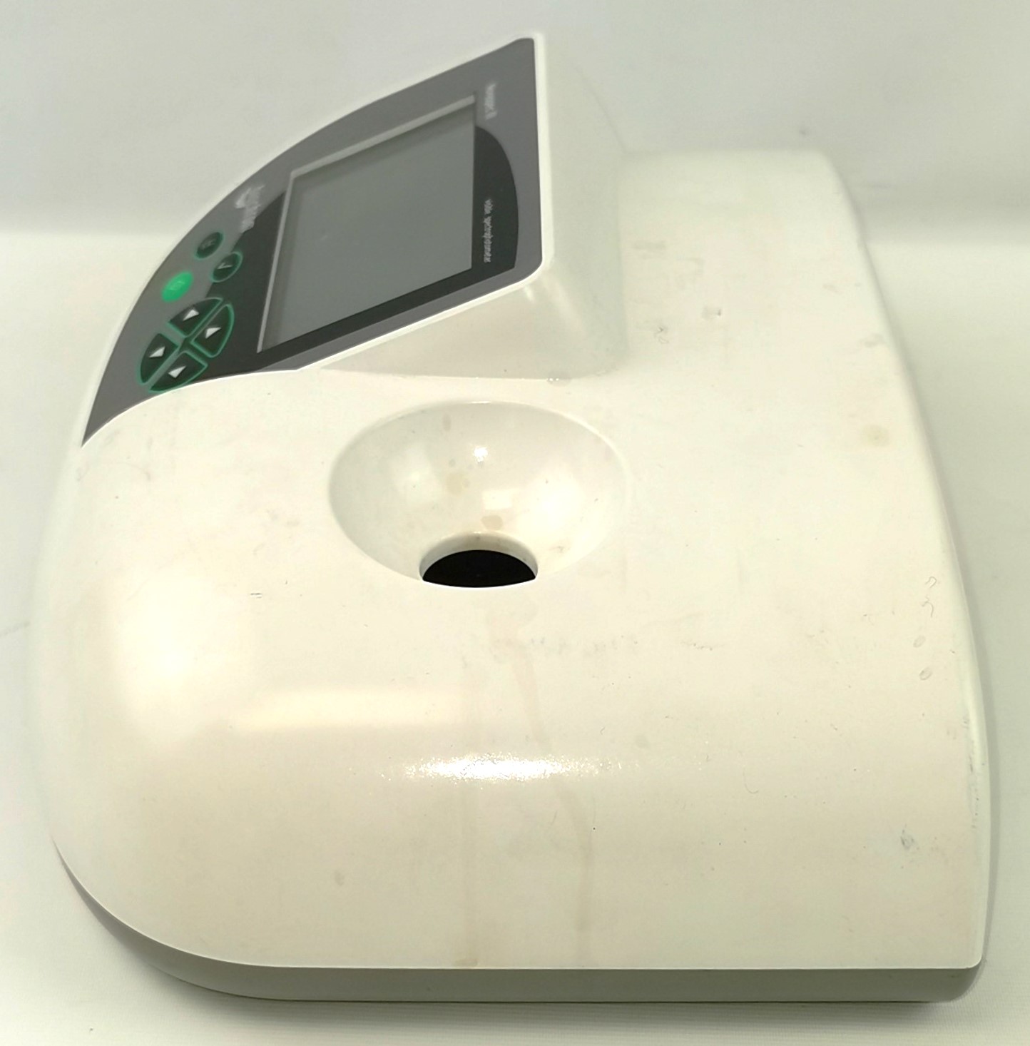 As is Biochrom Novaspec III Classic Visible Spectrophotometer (330 to 830nm)