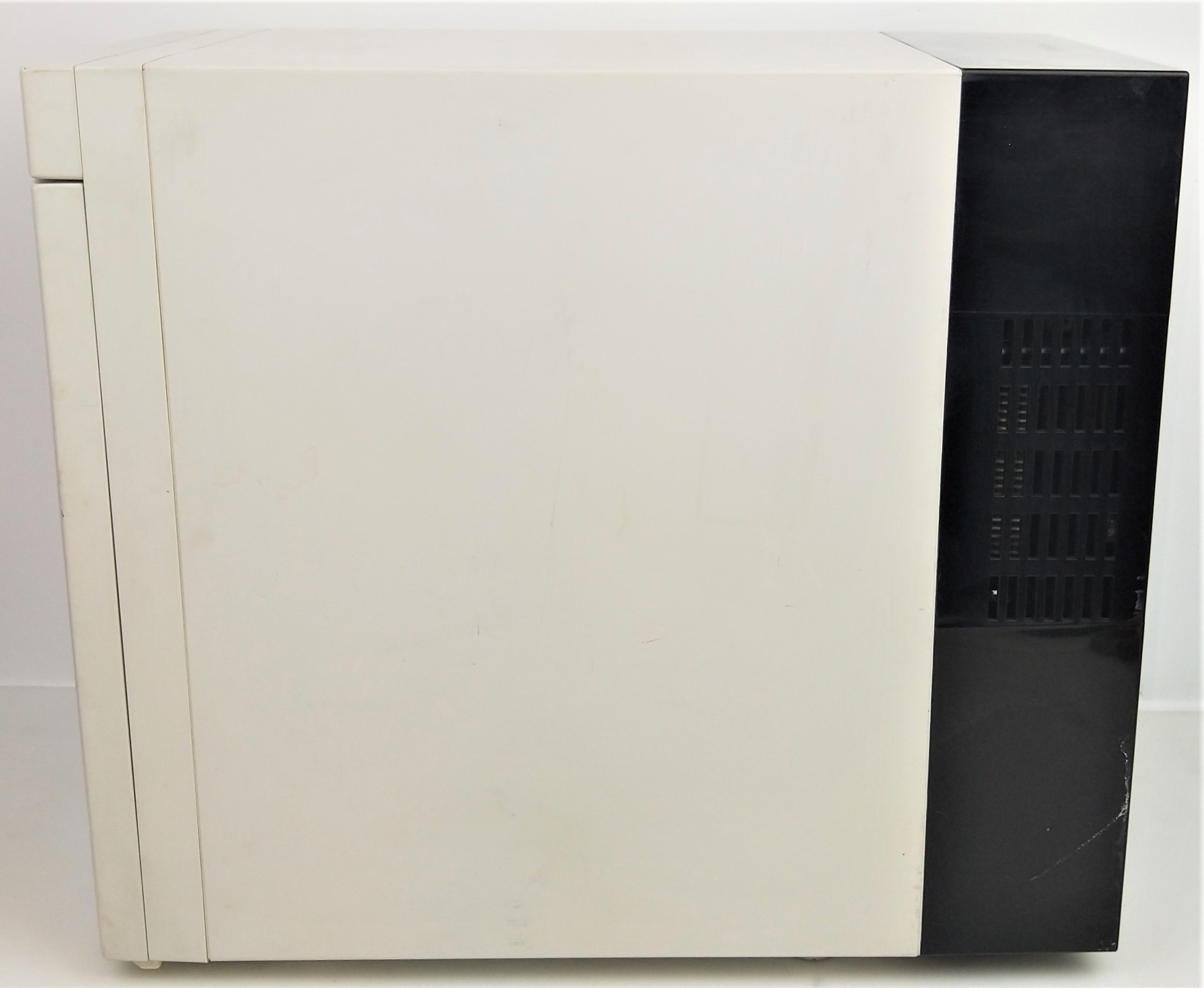 Used Thermo HeraTherm IMC 18 Refrigerated Incubator with Chamber Thermometer