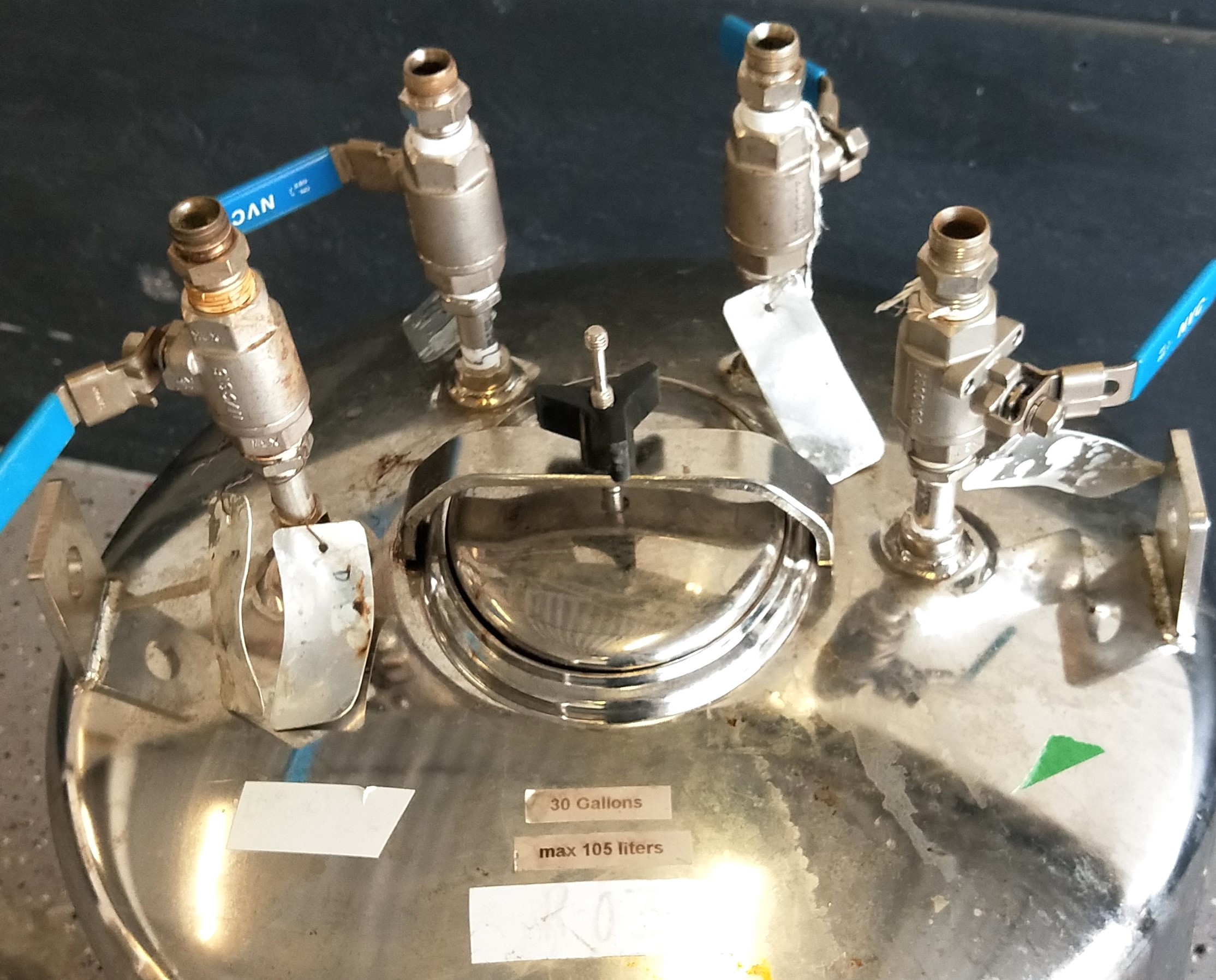 Used Pressurized Mixing-Storage Vessel (105 L / 30 Gallon)