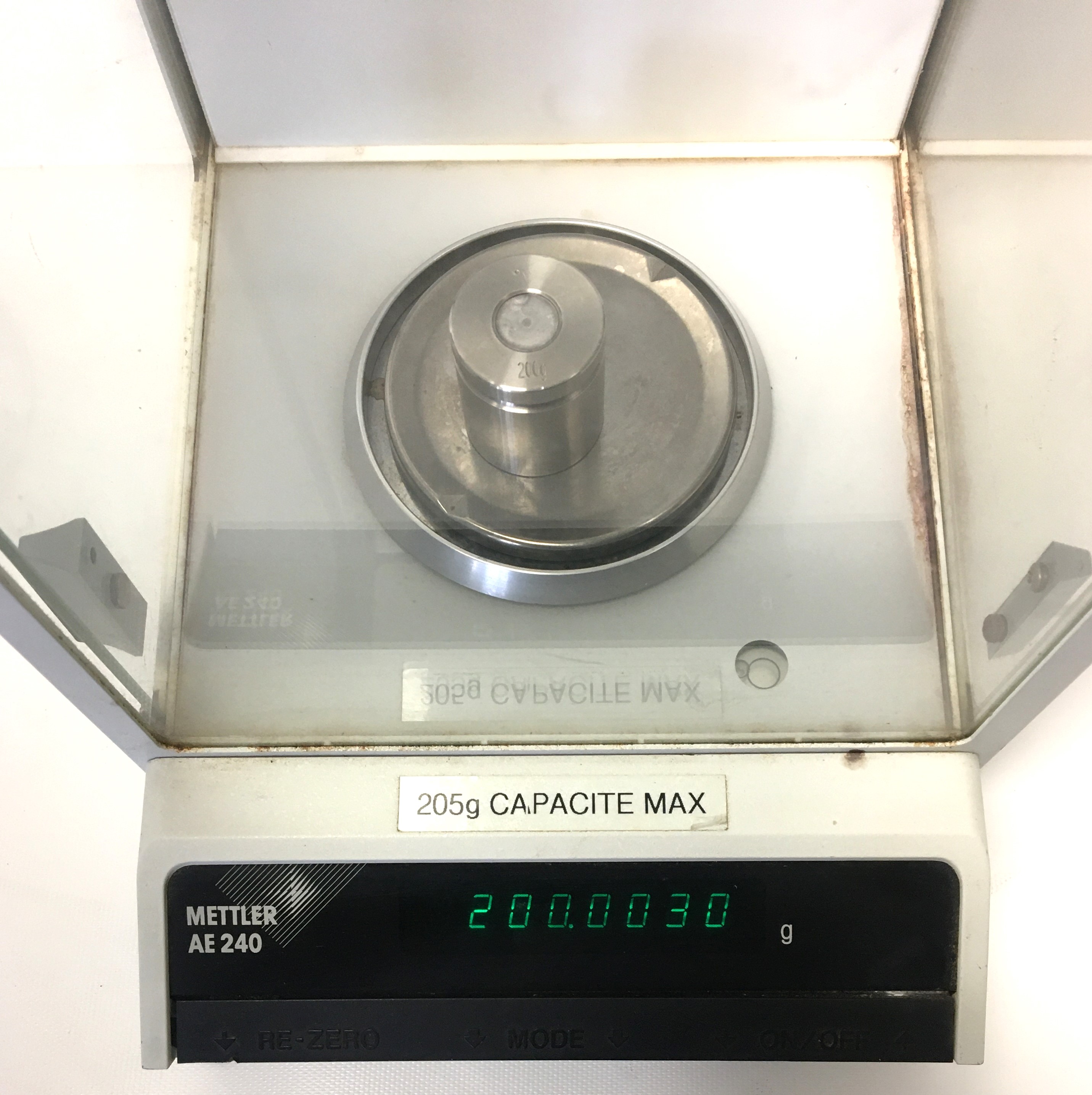 Used Mettler Toledo AE240-S Analytical Balance (205g x 0.1mg)