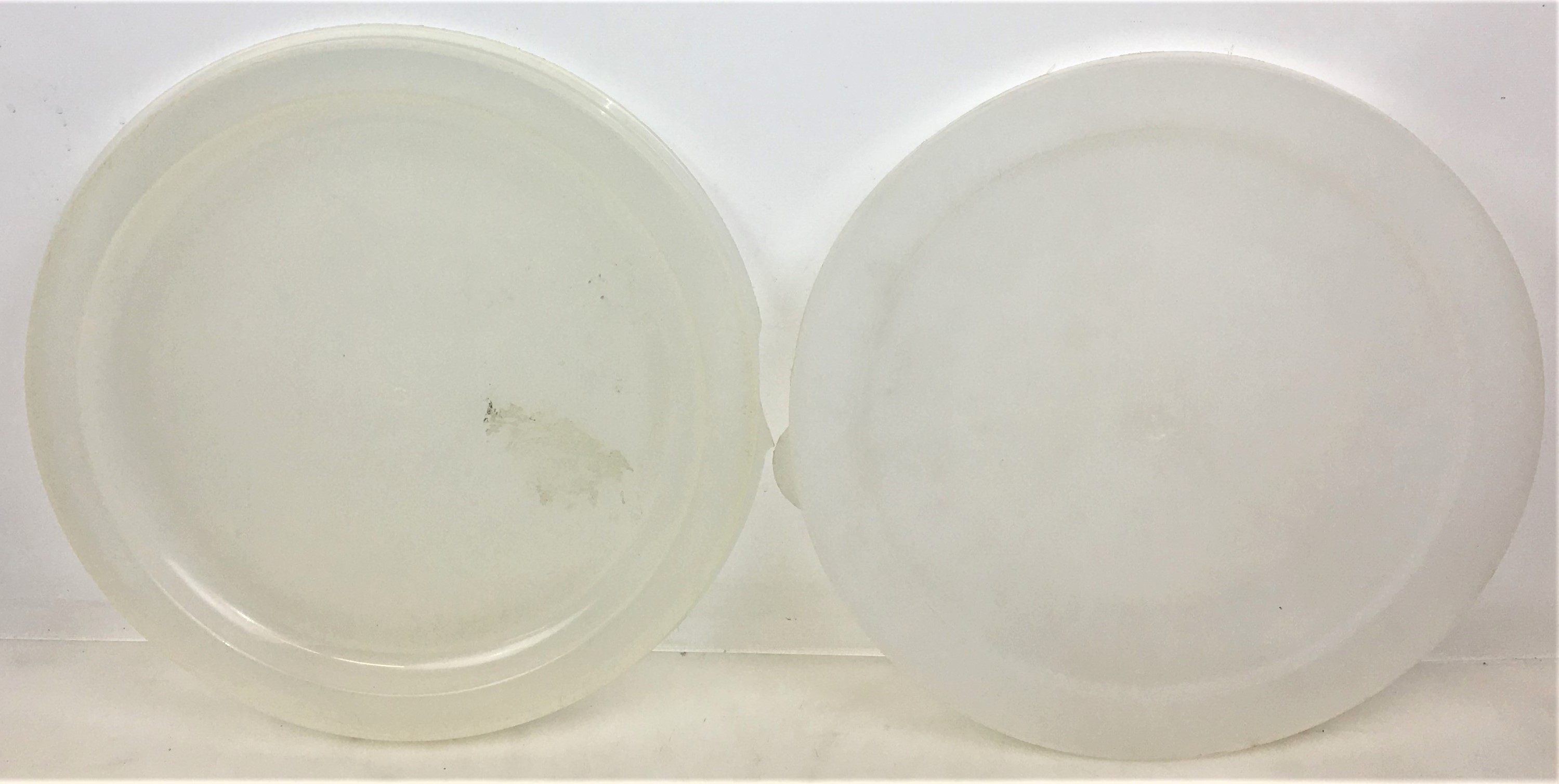 Used Nalgene 54102-0005 Cylindrical LLDPE Tank with Cover and Spigot - 18.9L