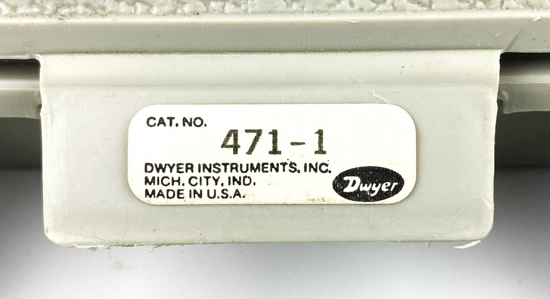 Used Dwyer Series 471 Thermo-Anemometer